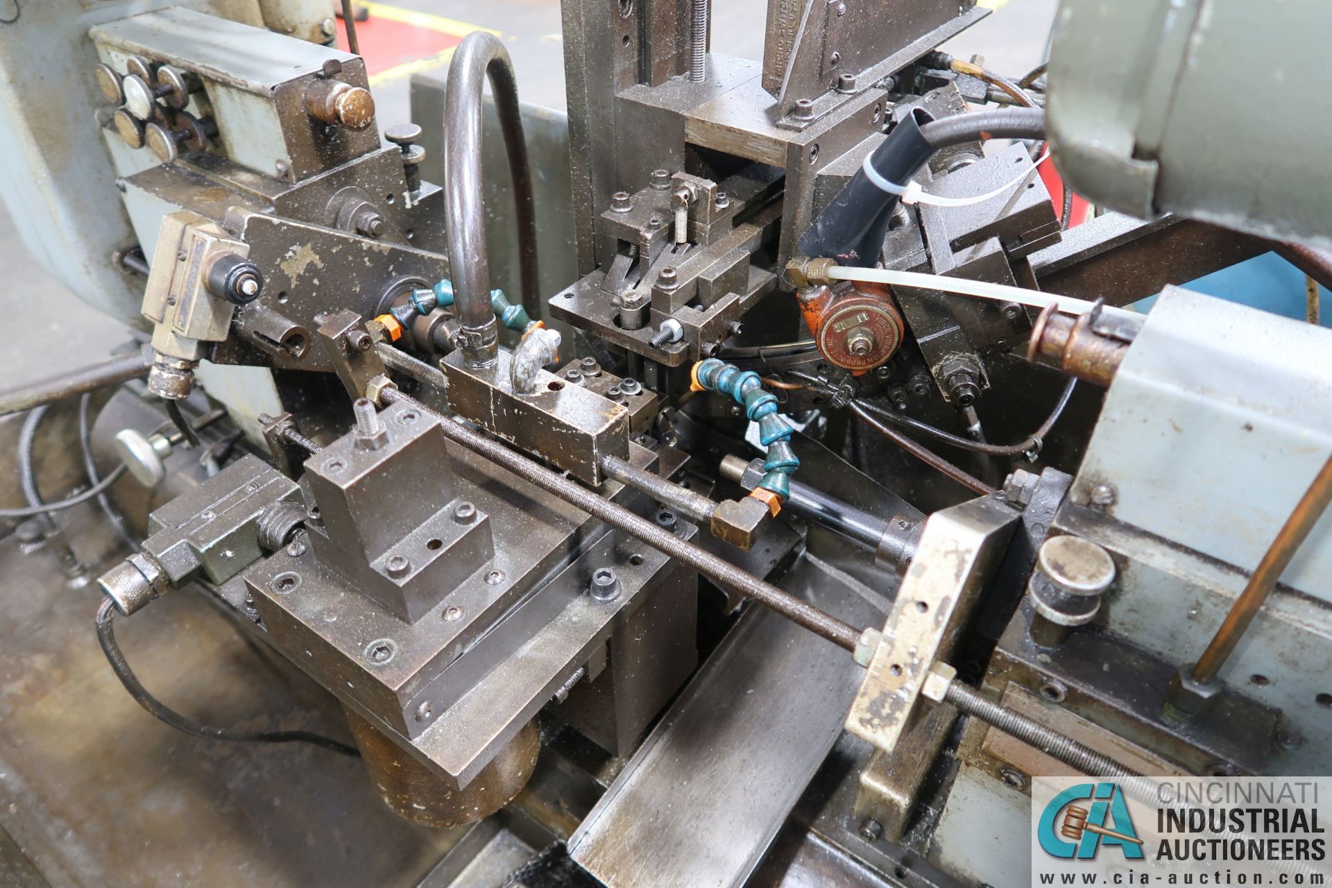 UNIVERSAL MODEL "HD" DOUBLE END DRILLING / TAPPING MACHINE; S/N 2699, 3/8" DIA. CAPACITY DRILLING, - Image 6 of 8