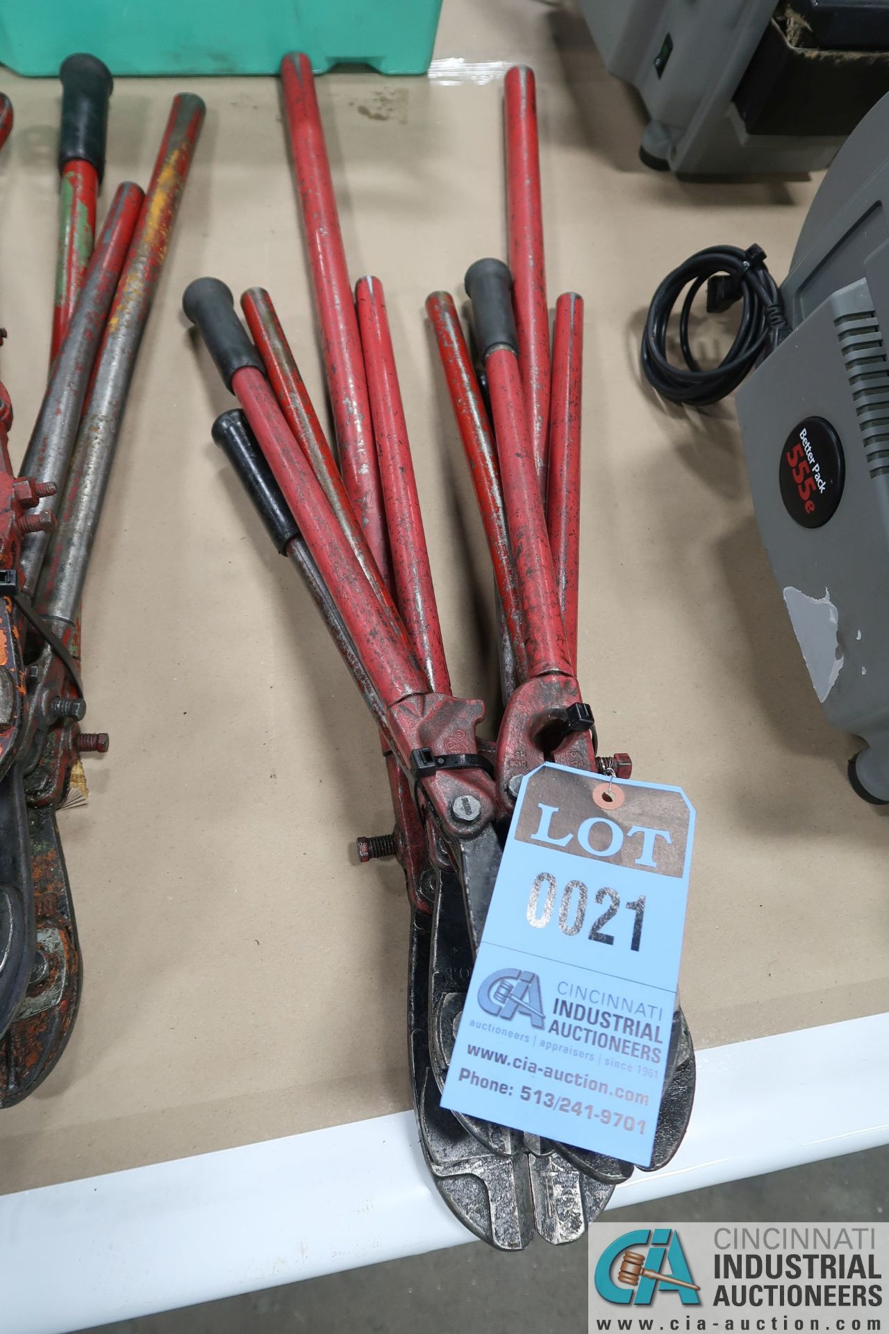 BOLT CUTTERS