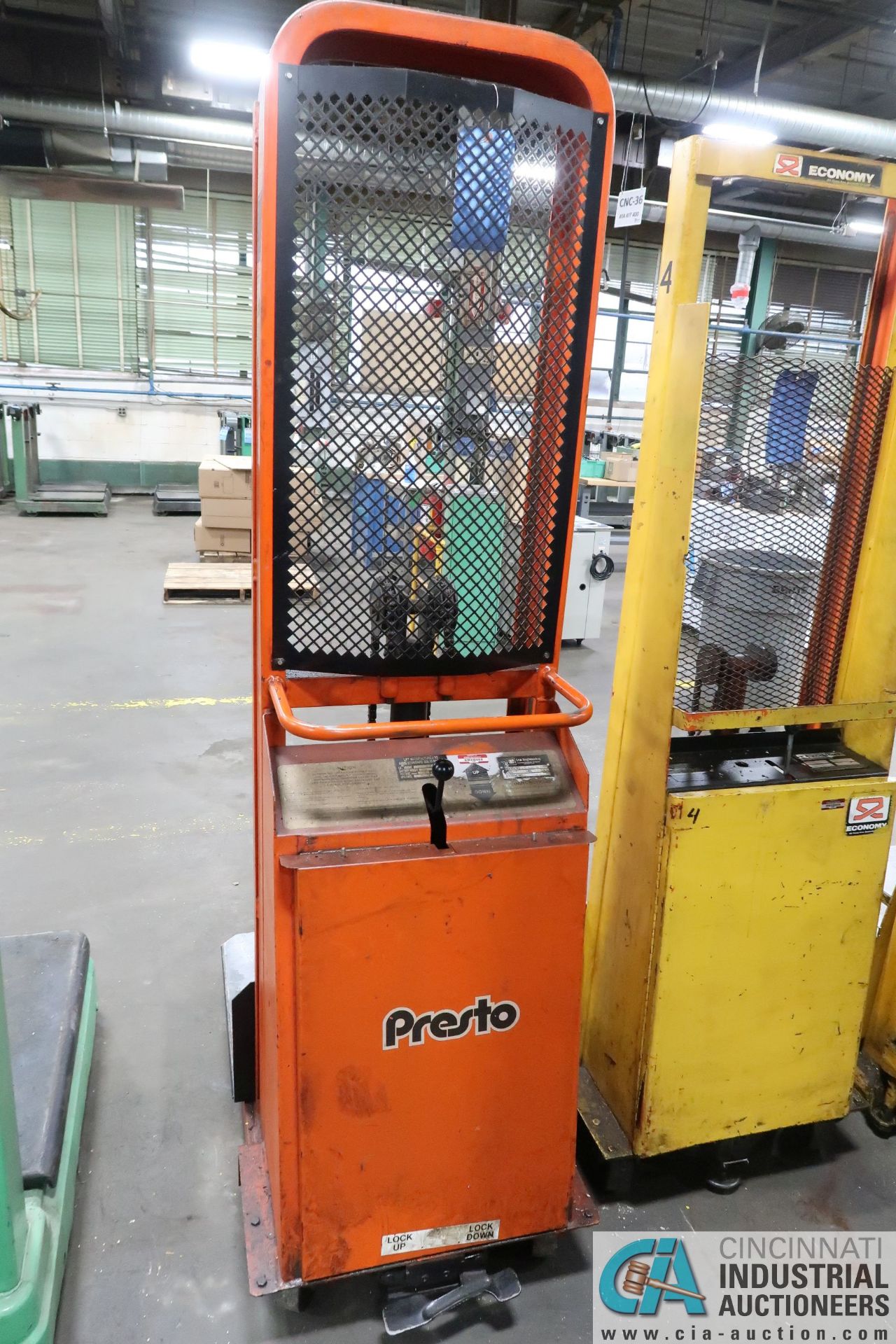 1,500 LB PRESTO ELECTRIC DIE LIFT - Image 3 of 3