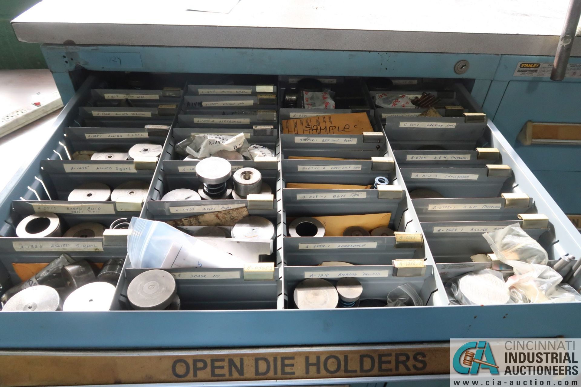 7-DRAWER VIDMAR CABINET WITH MISC. OPEN DIE HOLDERS, OPEN DIES, PRESSURE BLOCKS, WIRE STRAIGHTENERS - Image 2 of 8