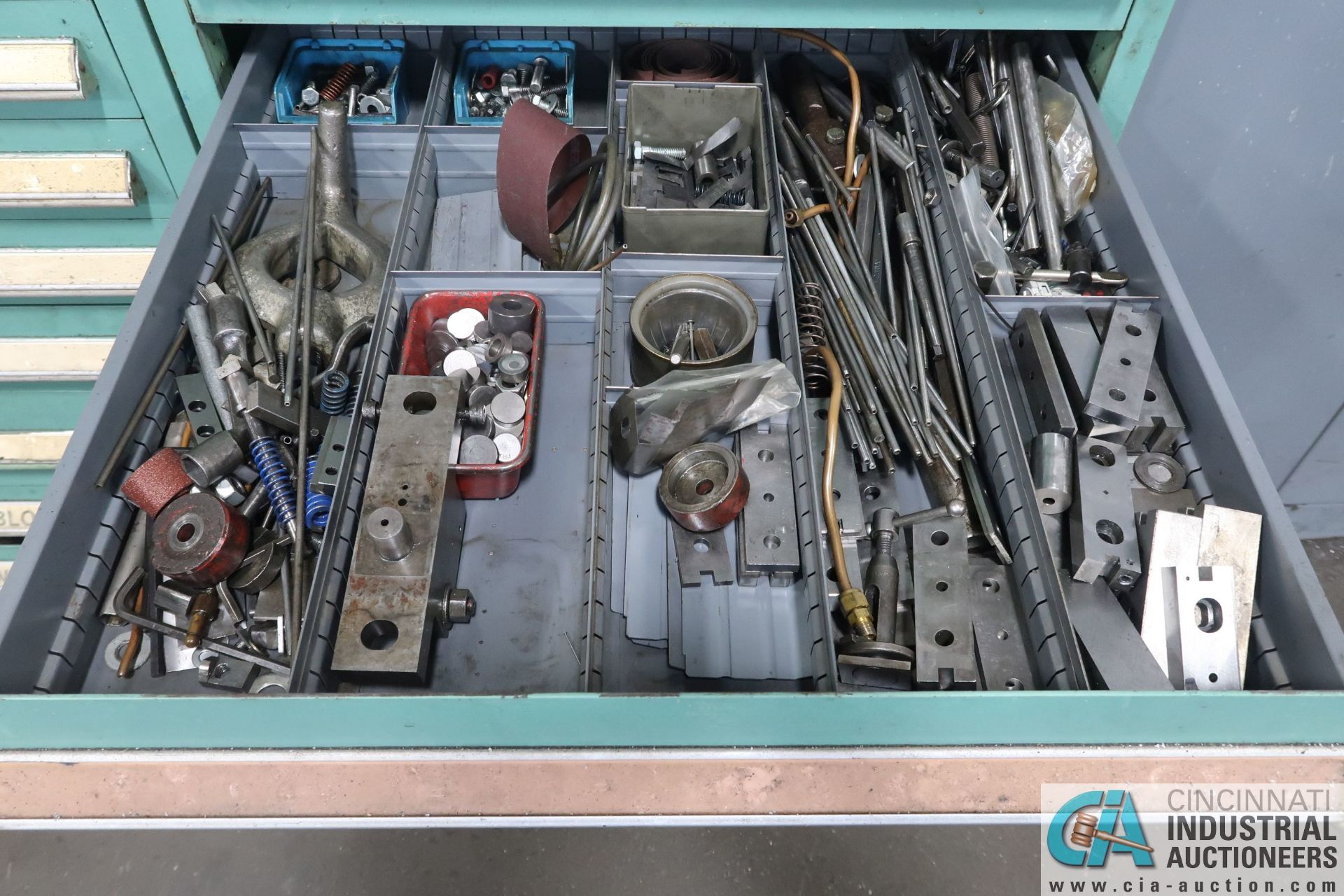 10-DRAWER LISTA-TYPE CABINET WITH SACMA TOOLING & PARTS - Loading fee due the "ERRA" Pedowitz - Image 5 of 8