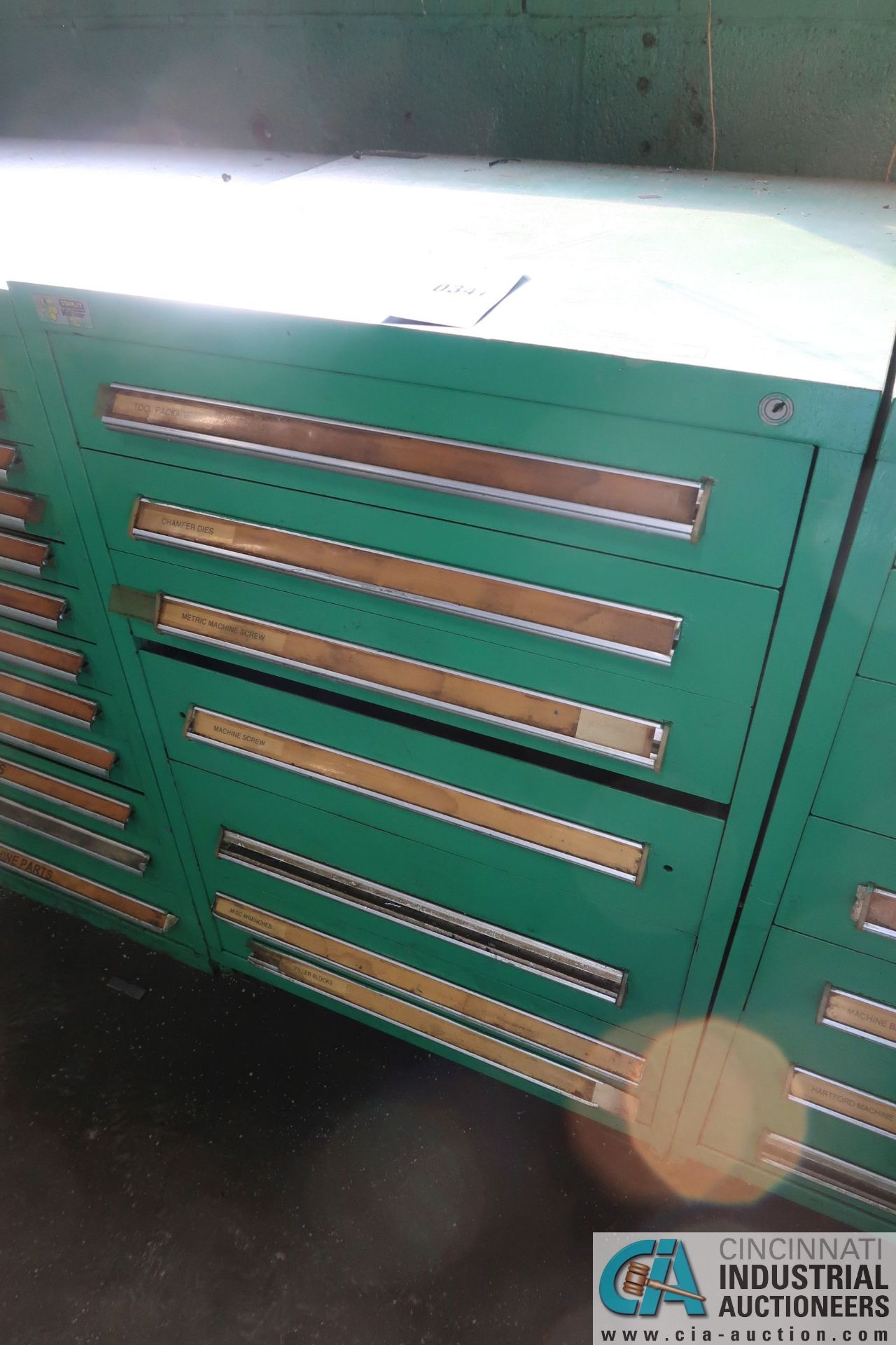 7-DRAWER VIDMAR CABINET WITH MISC. TOOL PACKAGES, CHAMFER DIES, TOOLS - Loading fee due the "ERRA" - Image 4 of 4