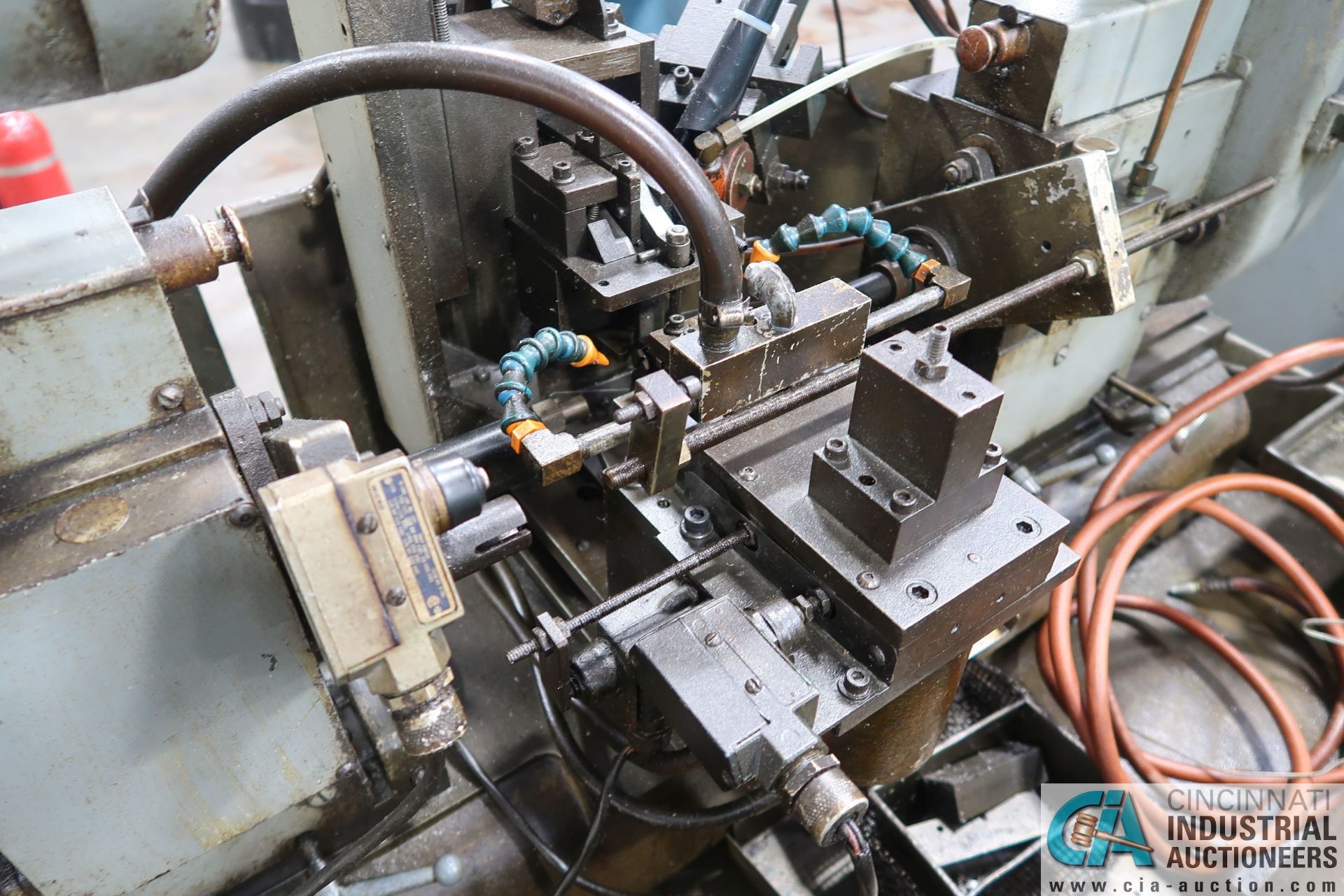UNIVERSAL MODEL "HD" DOUBLE END DRILLING / TAPPING MACHINE; S/N 2699, 3/8" DIA. CAPACITY DRILLING, - Image 7 of 8