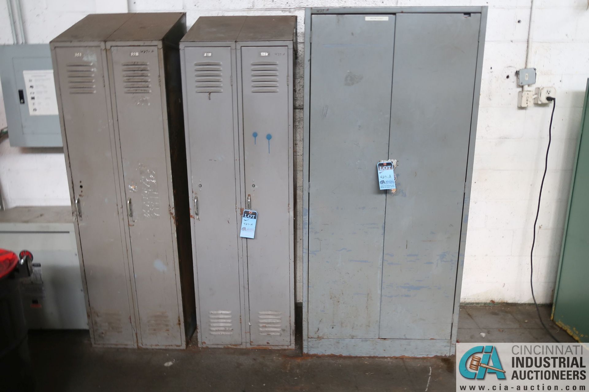 (LOT) STEEL CABINETS, BENCH, LOCKERS - Image 3 of 3