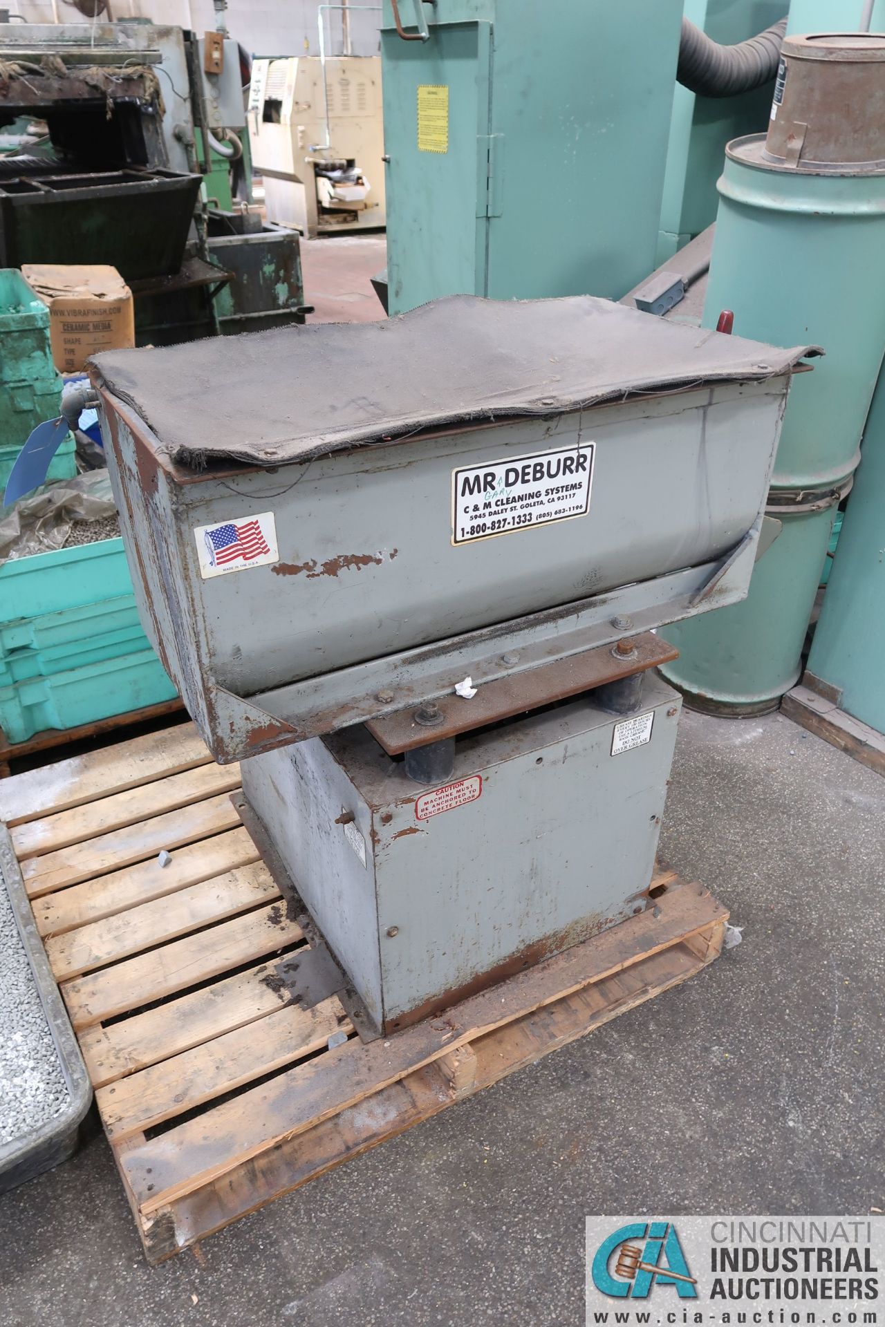 12" W MR. DEBURR VIBRATORY PARTS FINISHER - Loading fee due the "ERRA" Pedowitz