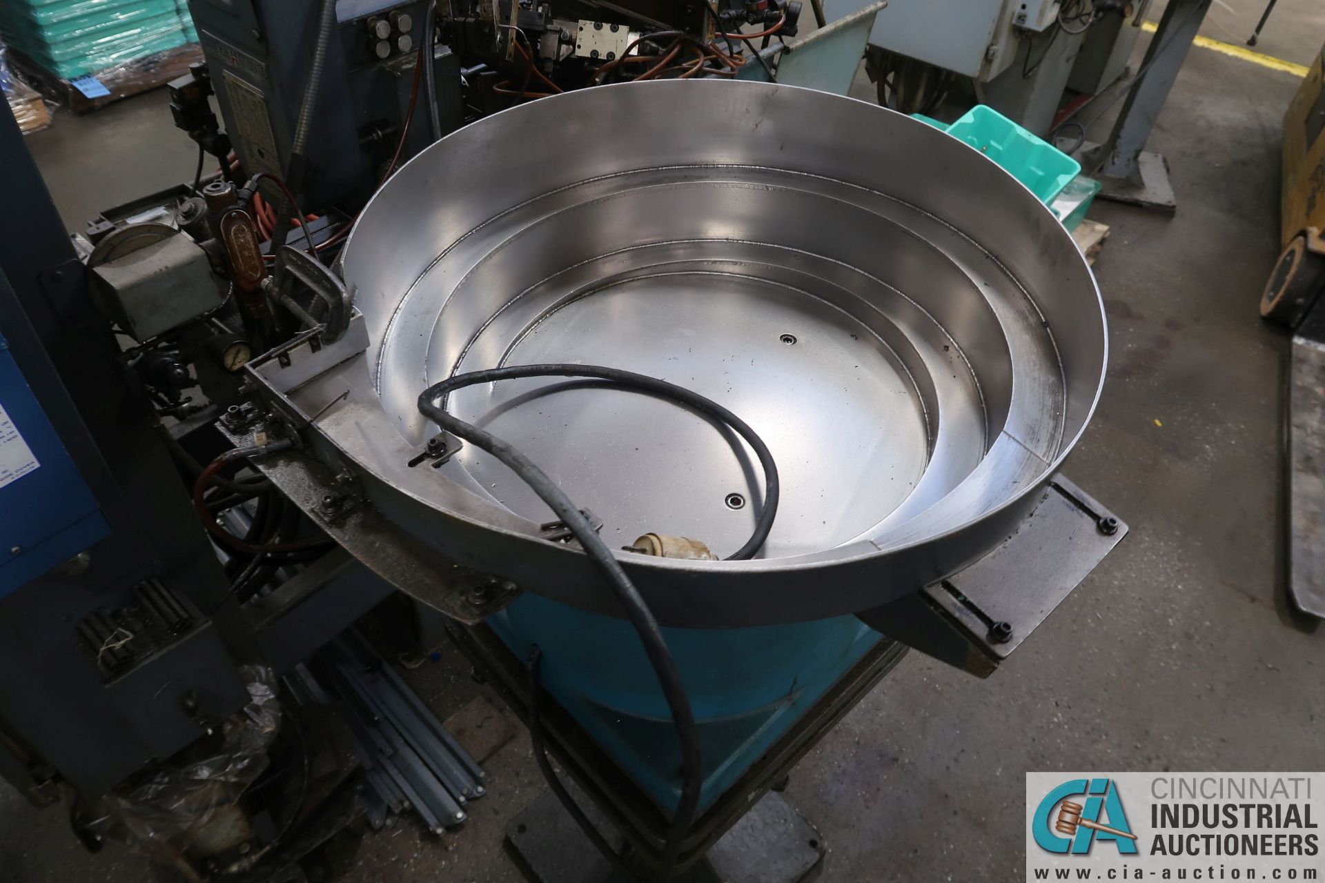 20" VIBRATORY BOWL - Image 2 of 2