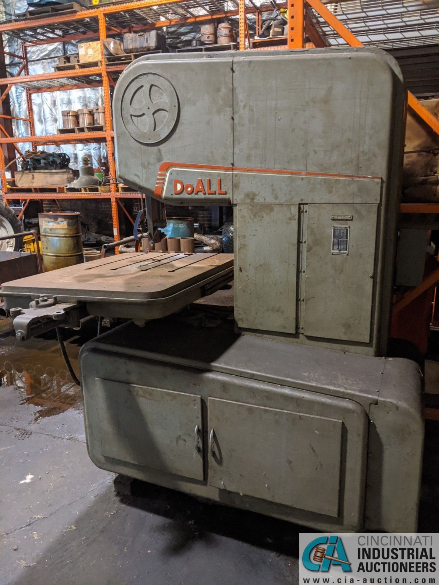 20" DOALL VERTICAL BAND SAW - PARTS MACHINE - Image 2 of 5