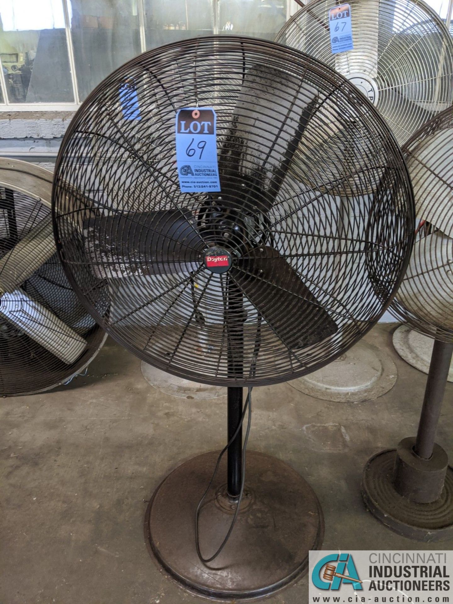 PEDESTAL FAN