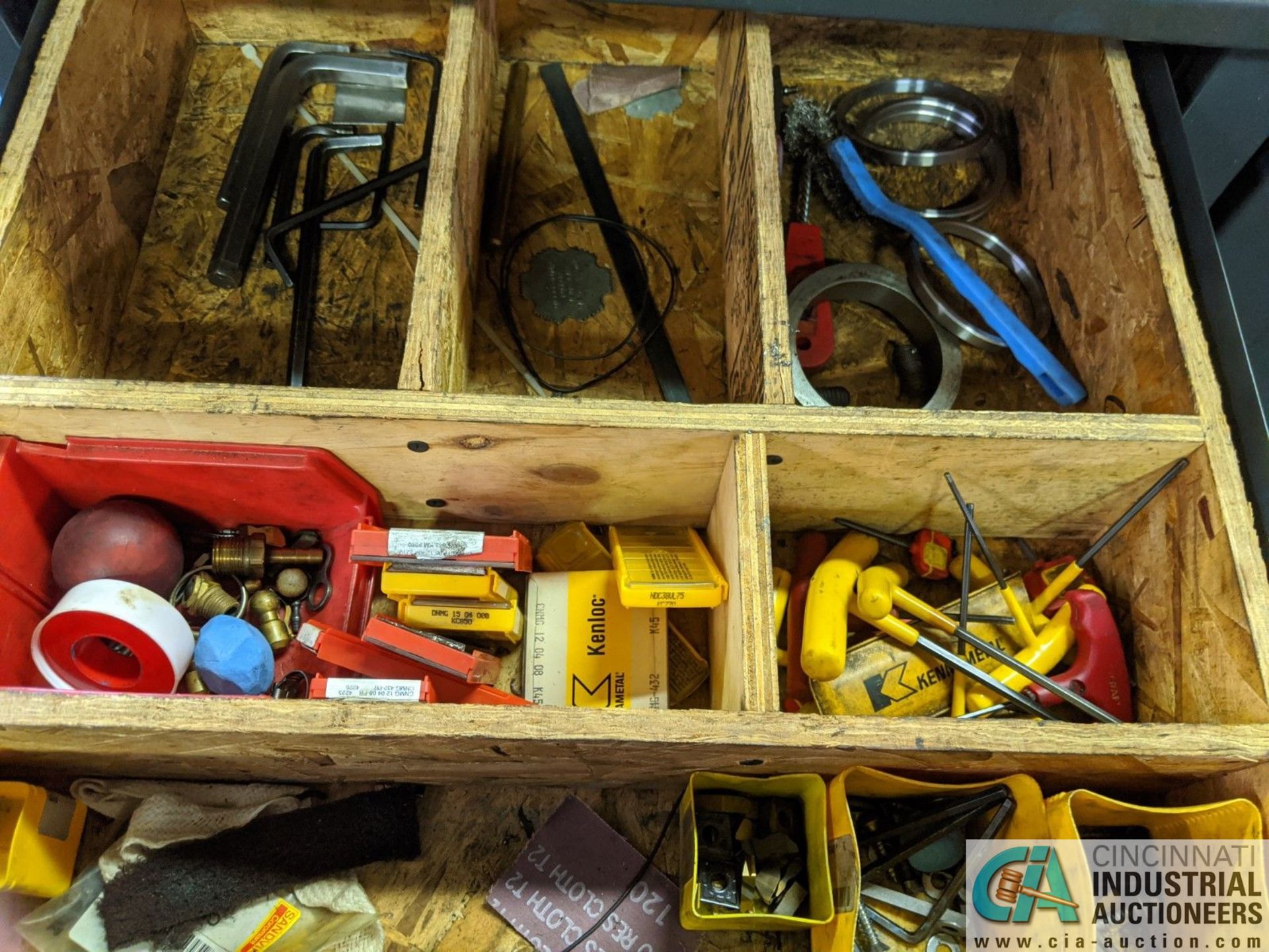 PORTABLE TOOLING CABINET - Image 2 of 3