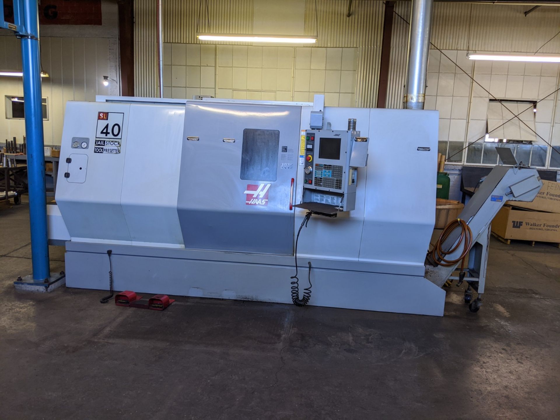 HAAS MODEL SL-40T CNC TURNING CENTER; S/N 69082, 18" 3-JAW CHUCK, 10 POSITION TURRET, TAILSTOCK, - Image 2 of 14