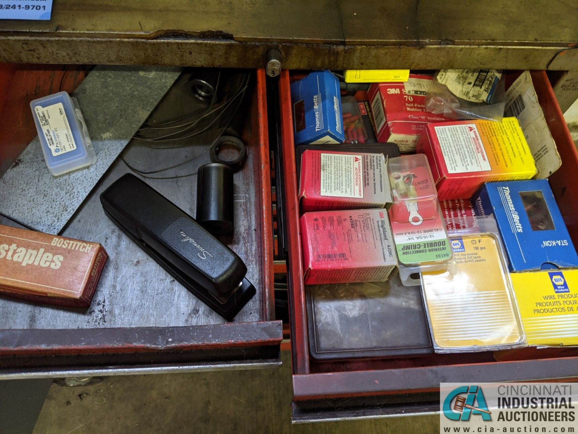 (LOT) RED TOOLBOX WITH CONTENTS - HARDWARE - Image 2 of 6