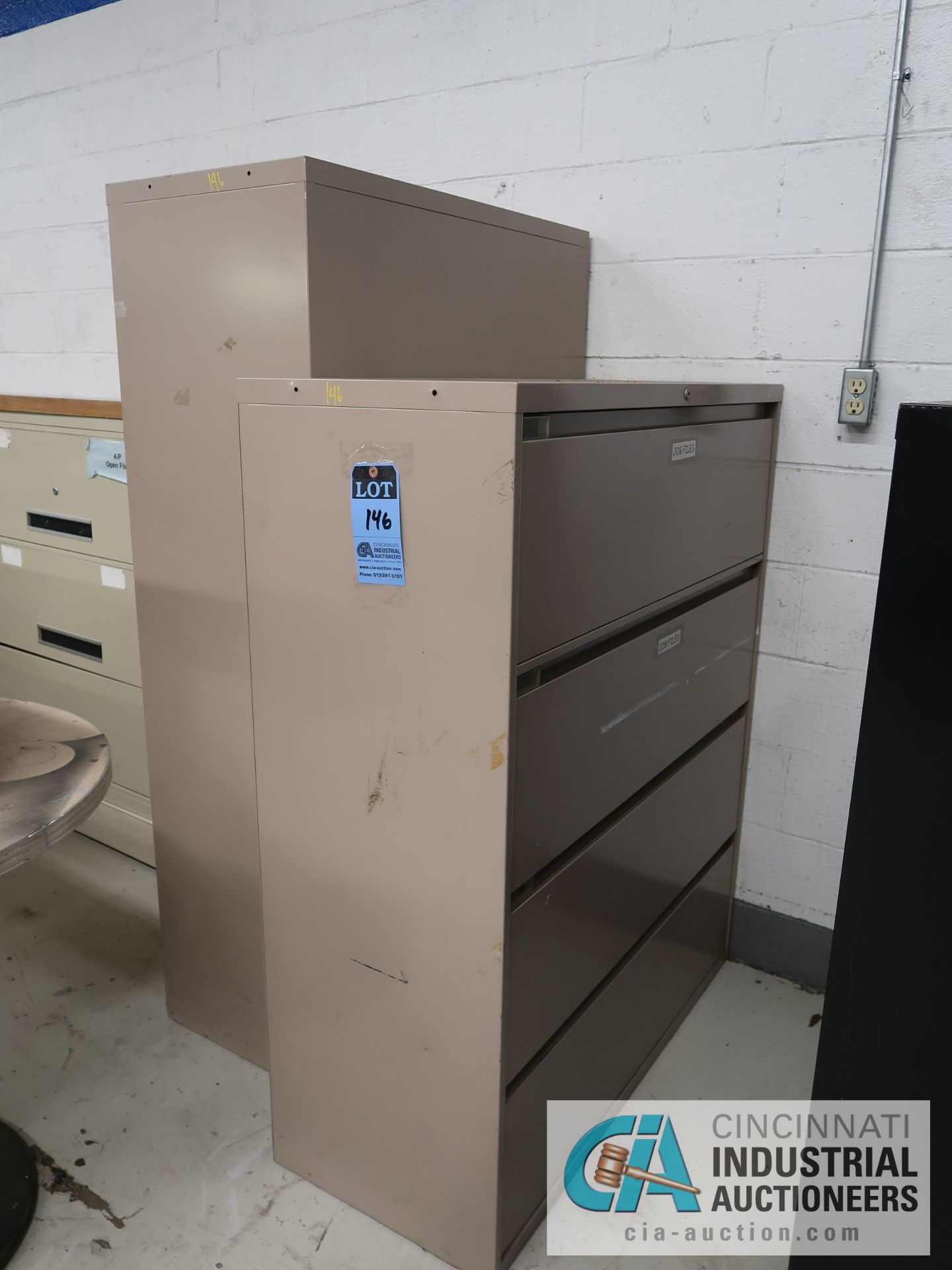 (LOT) 5-DRAWER & 4-DRAWER LATERAL FILE CABINETS