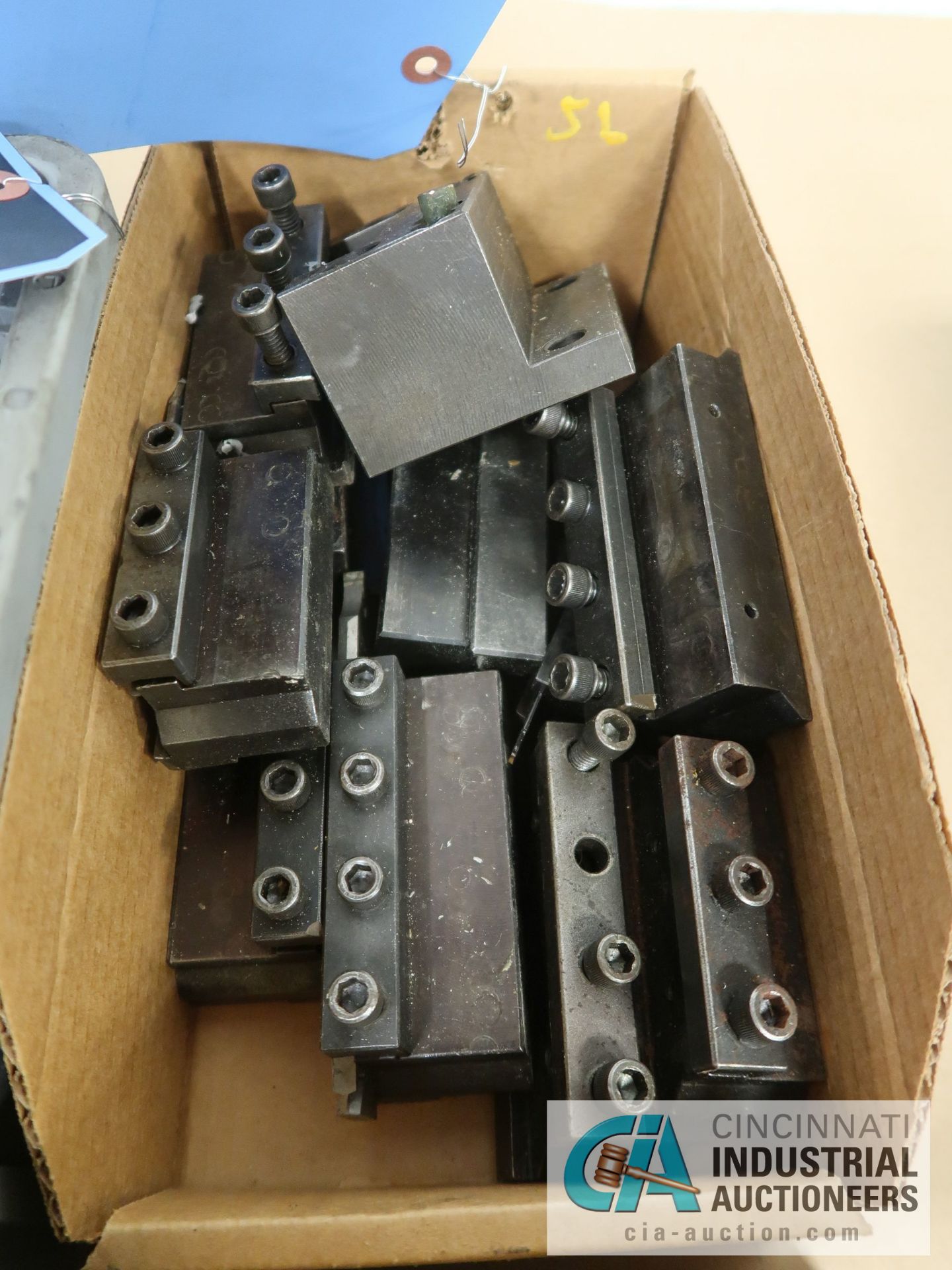 (LOT) TOOL HOLDERS