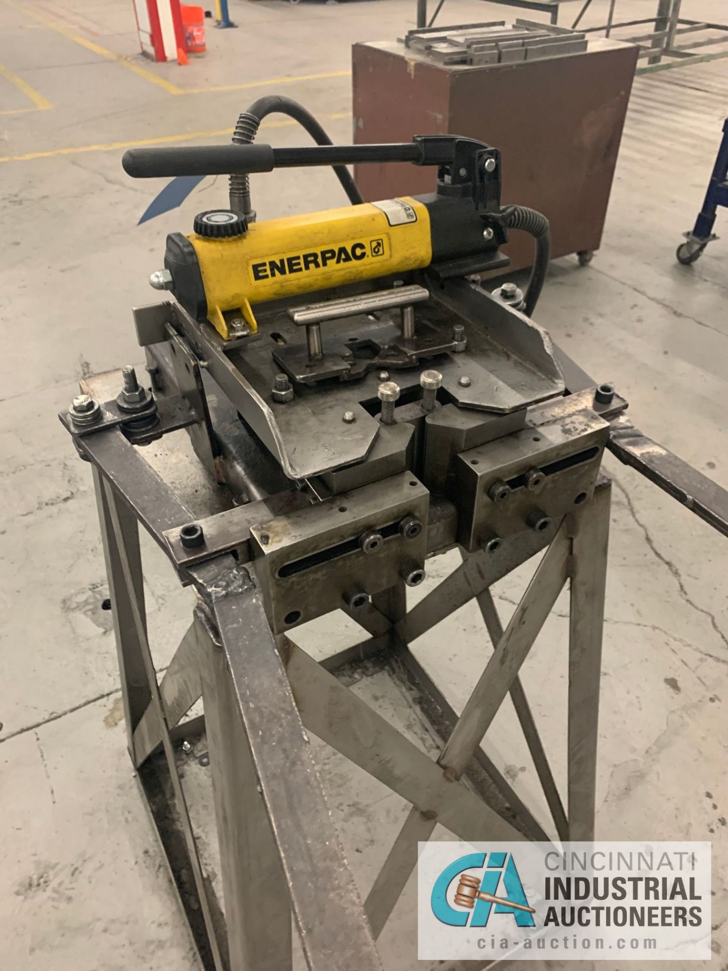 CUSTOM BUILT FORMING MACHINE AND ENERPAC HAND PUNCH - Image 4 of 5