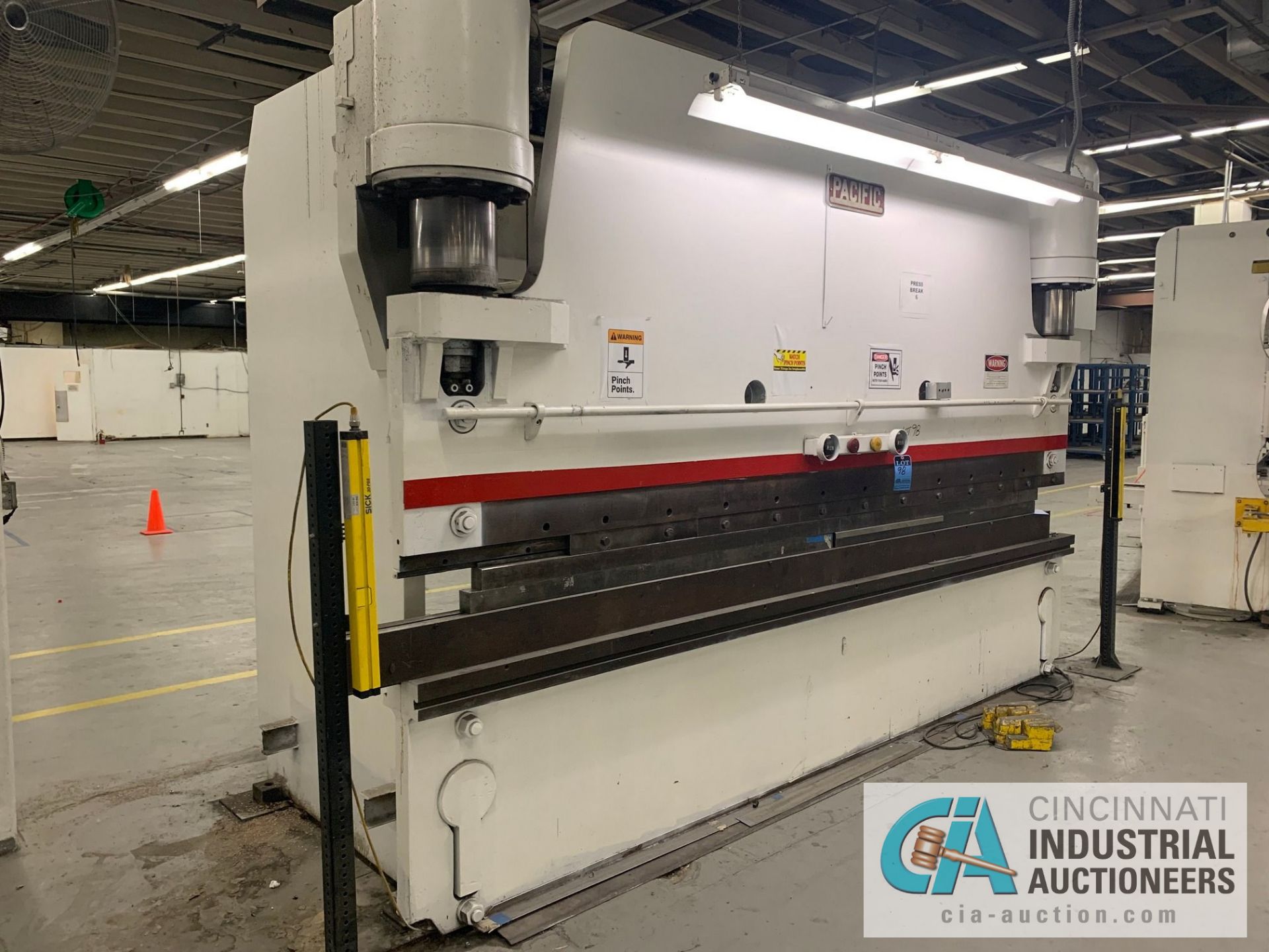 300 TON X 14' PACIFIC K300-14 HYDRAULIC POWER PRESS BRAKE; S/N 6943, 14' OVERALL, 12' BETWEEN - Image 9 of 12