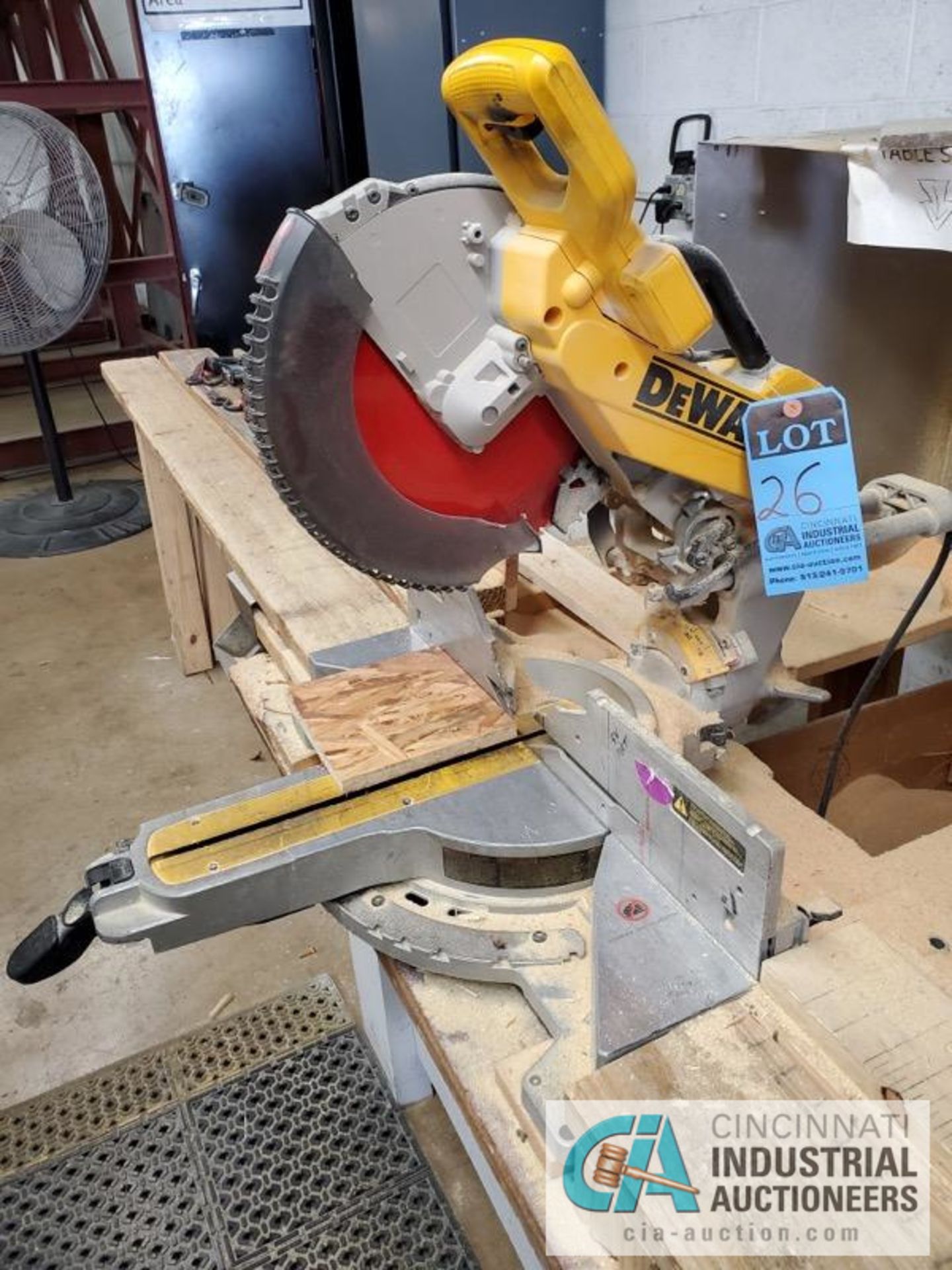 DEWALT COMPOUND MITER SAW