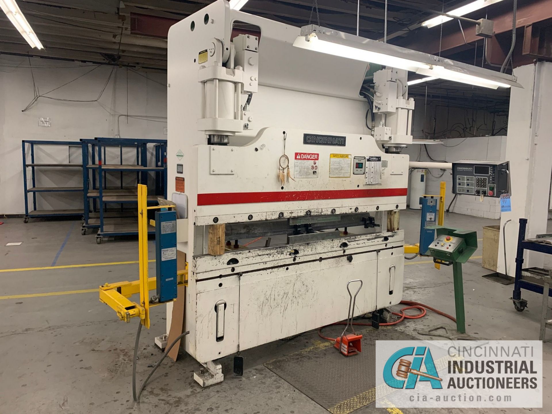 90 TON X 8' CINCINNATI 90CBII HYDRAULIC POWER PRESS BRAKE; S/N 51694, 8' OVERALL, 6' BETWEEN