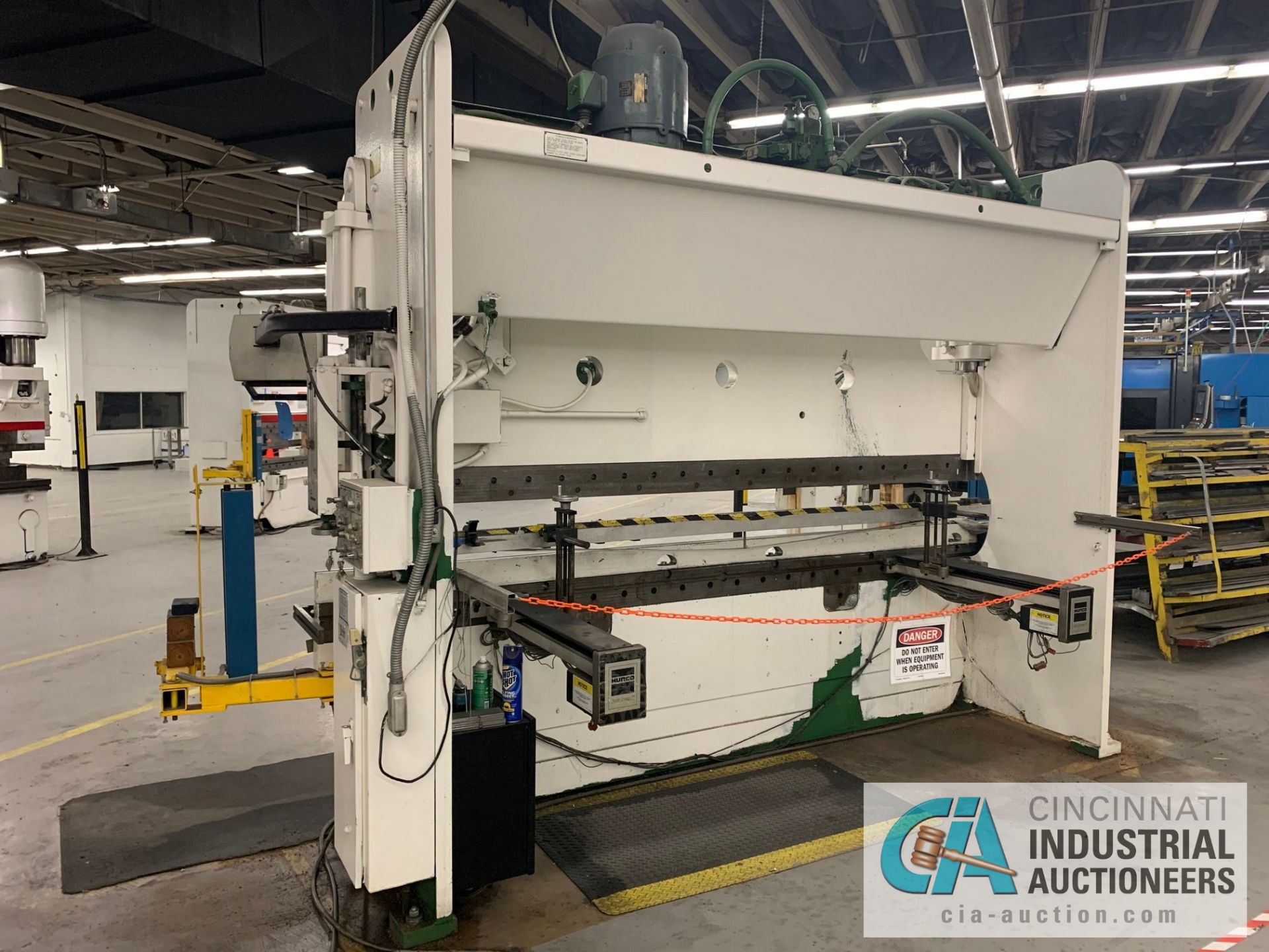 135 TON X 12' CINCINNATI 135CB HYDRAULIC POWER PRESS BRAKE; S/N 42903, HURCO AUTOBEND 6 BACK GAGE, - Image 4 of 13