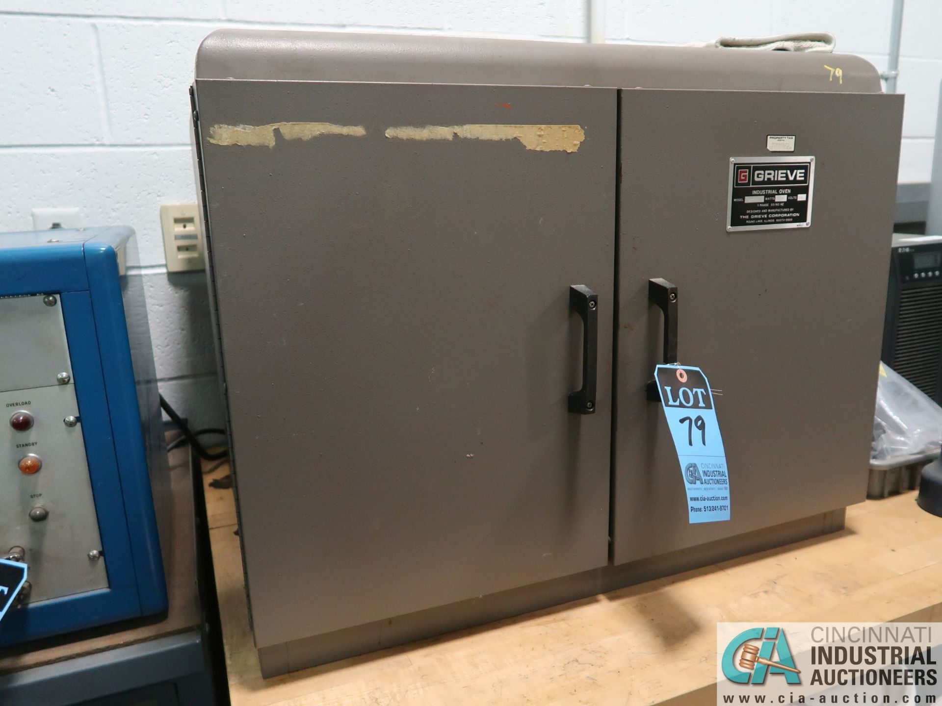 GRIEVE MODEL CR-326 ELECTRIC BENCH TYPE LAB OVEN, 450 DEGREE MAX. TEMP, CHAMBER DIMENSIONS: 28" LR X