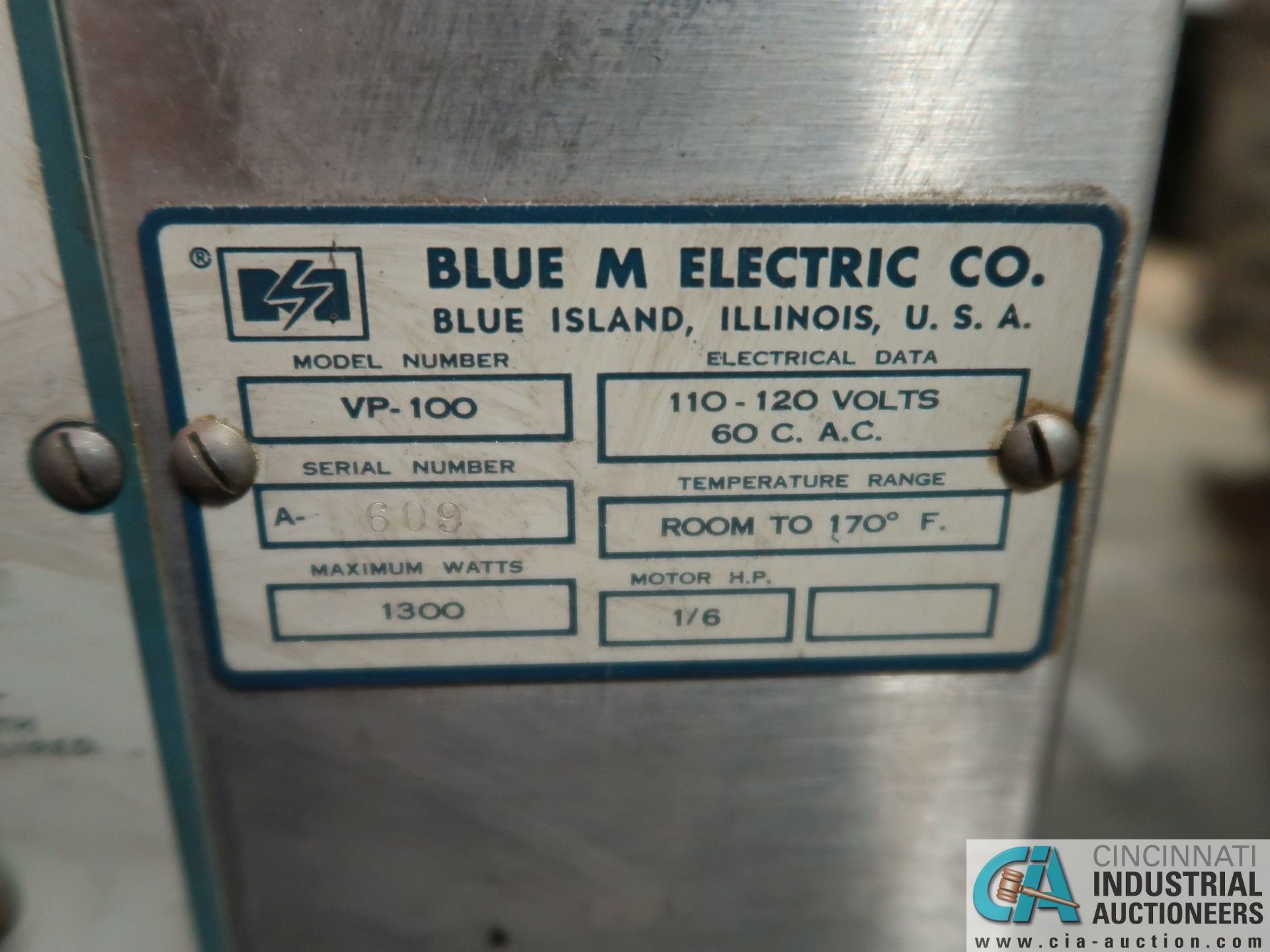 BLUE M ELECTRIC MODEL VP-100 CONTROLLED RELATIVE HUMIDITY CHAMBER; S/N A-609, TEMP. RANGE TO 170 - Image 2 of 2