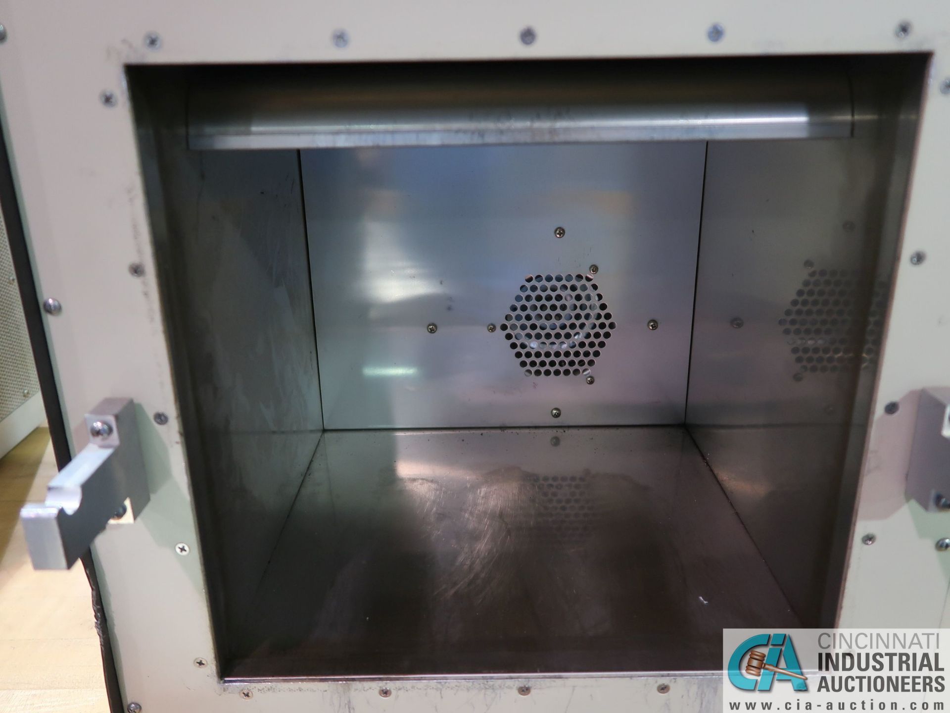 SUN ELECTRIC MODEL ECO1 TEST CHAMBER; S/N C1559, CHAMBER DIMENSIONS: 12" LR X 11" FB X 11" HIGH, - Image 4 of 5