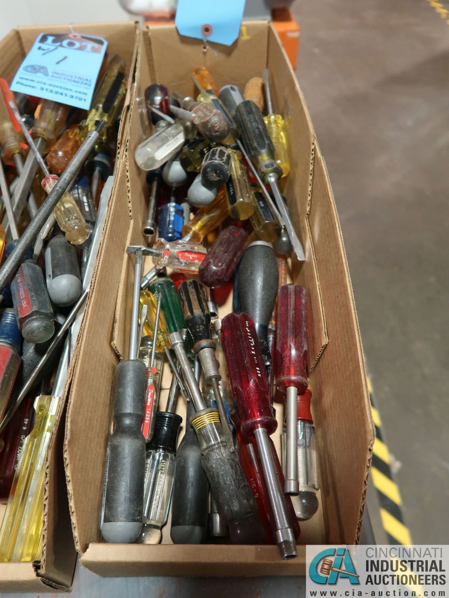 (LOT) (2) BOXES OF SCREWDRIVERS