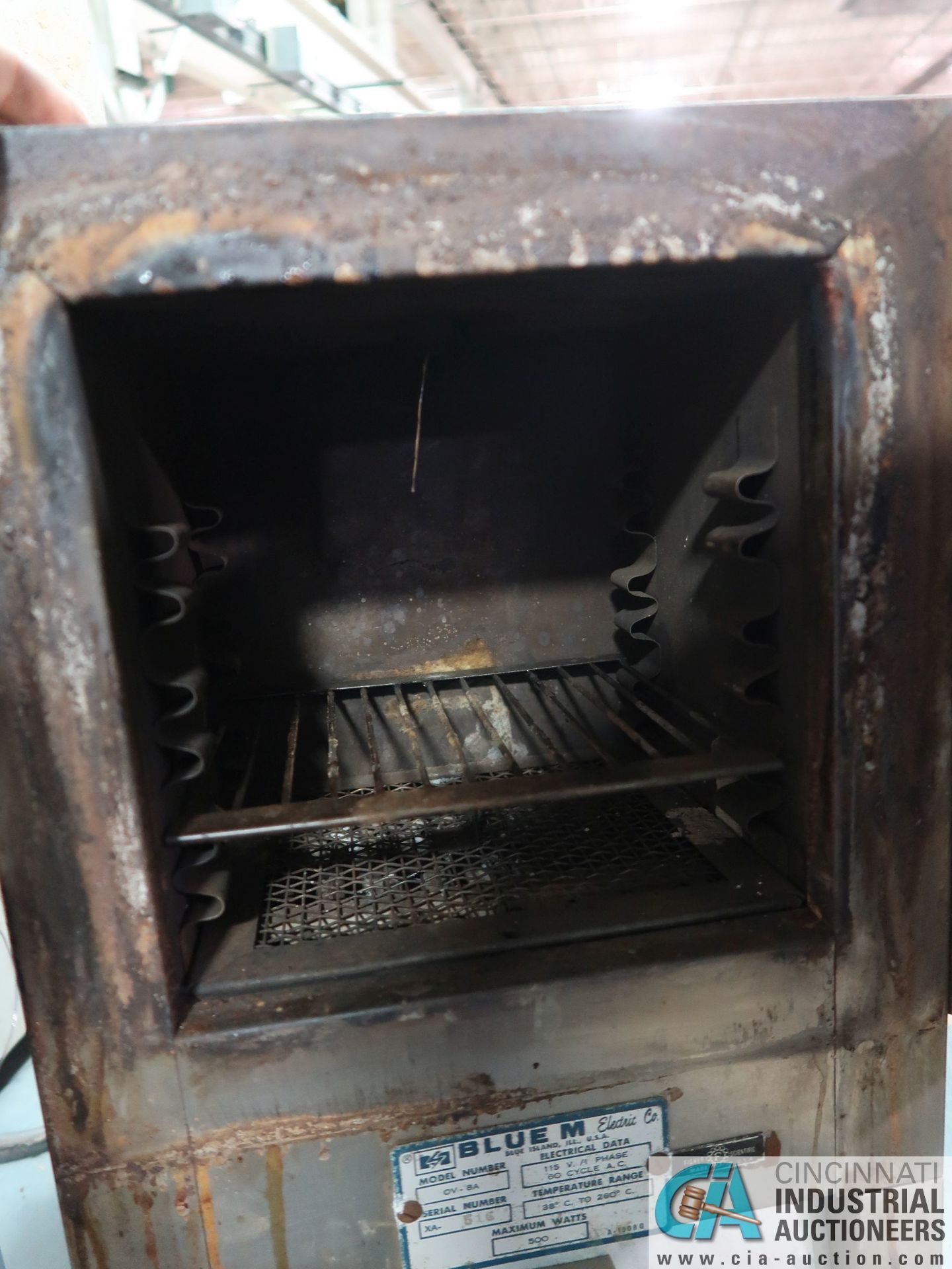 BLUE M ELECTRIC MODEL OV-8A LAB OVEN; S/N XA-516, TEMP. RANGE 38 TO 260 DEGREES CELCIUS - Image 3 of 4