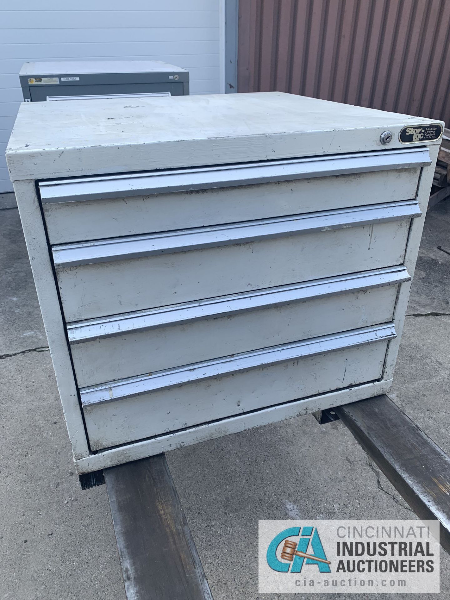 30" X 27" X 30" FOUR-DRAWER VIDMAR TOOL CABINET - $10.00 Rigging Fee Due to Onsite Rigger - - Image 2 of 2