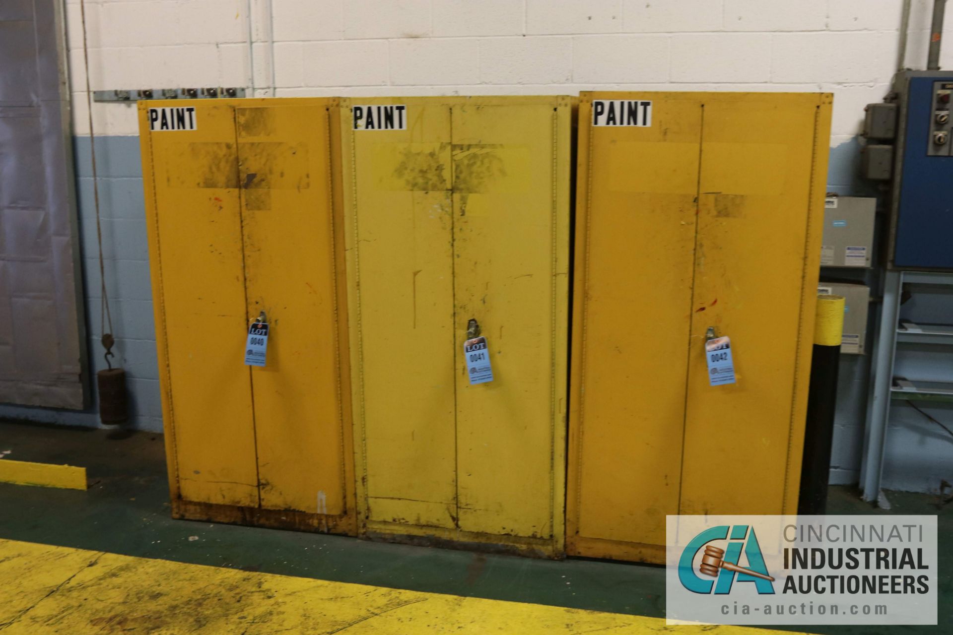 31.5" X 31.5" X 65" X 60 GALLON EAGLE FLAMMABLE CABINT - $10.00 Rigging Fee Due to Onsite Rigger -