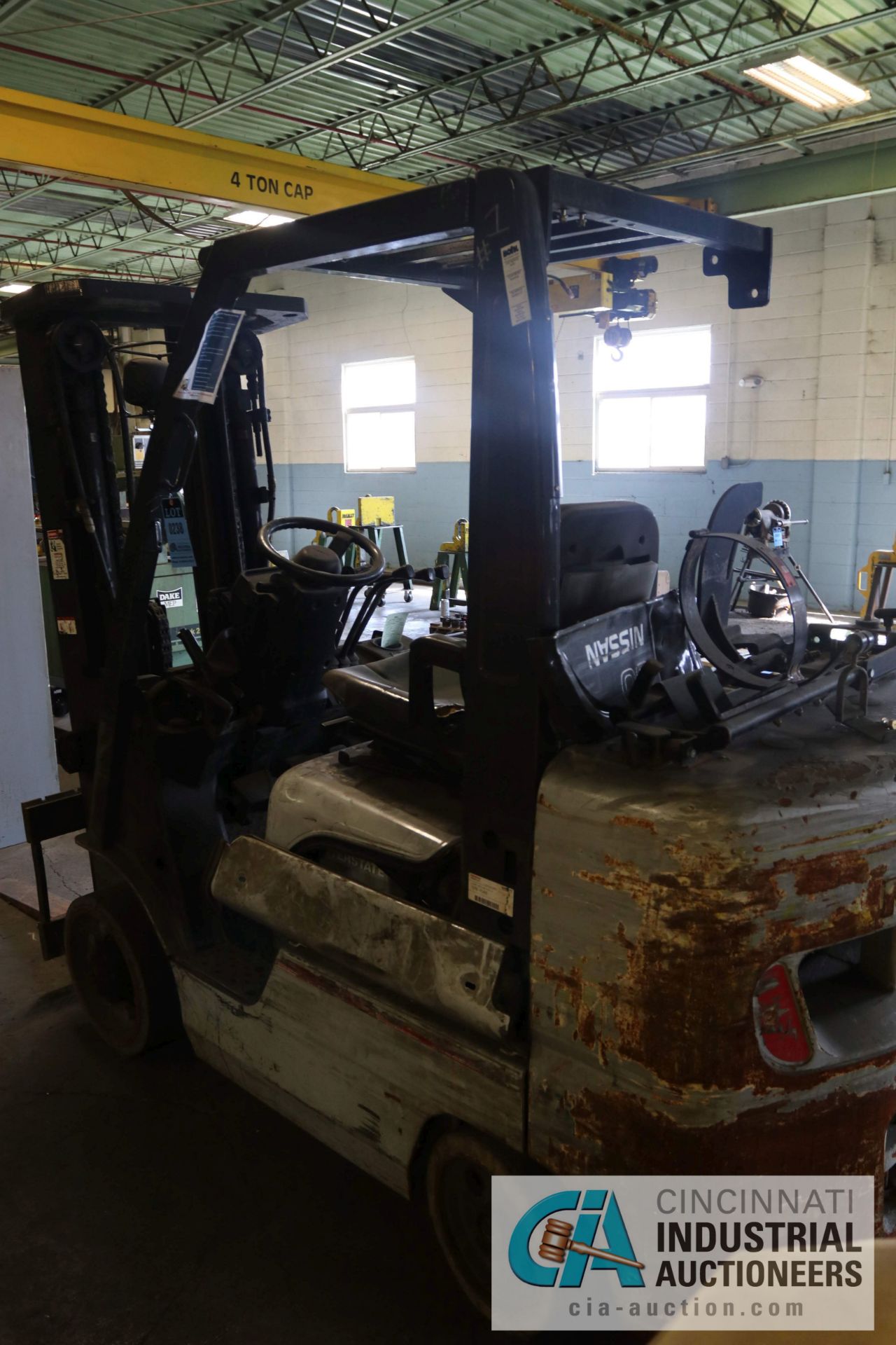 5,550 LB. NISSAN MDOEL MCUL02A30LV LP FORKLIFT; 3-STAGE MAST (169") - $250.00 Rigging Fee Due to - Image 2 of 3
