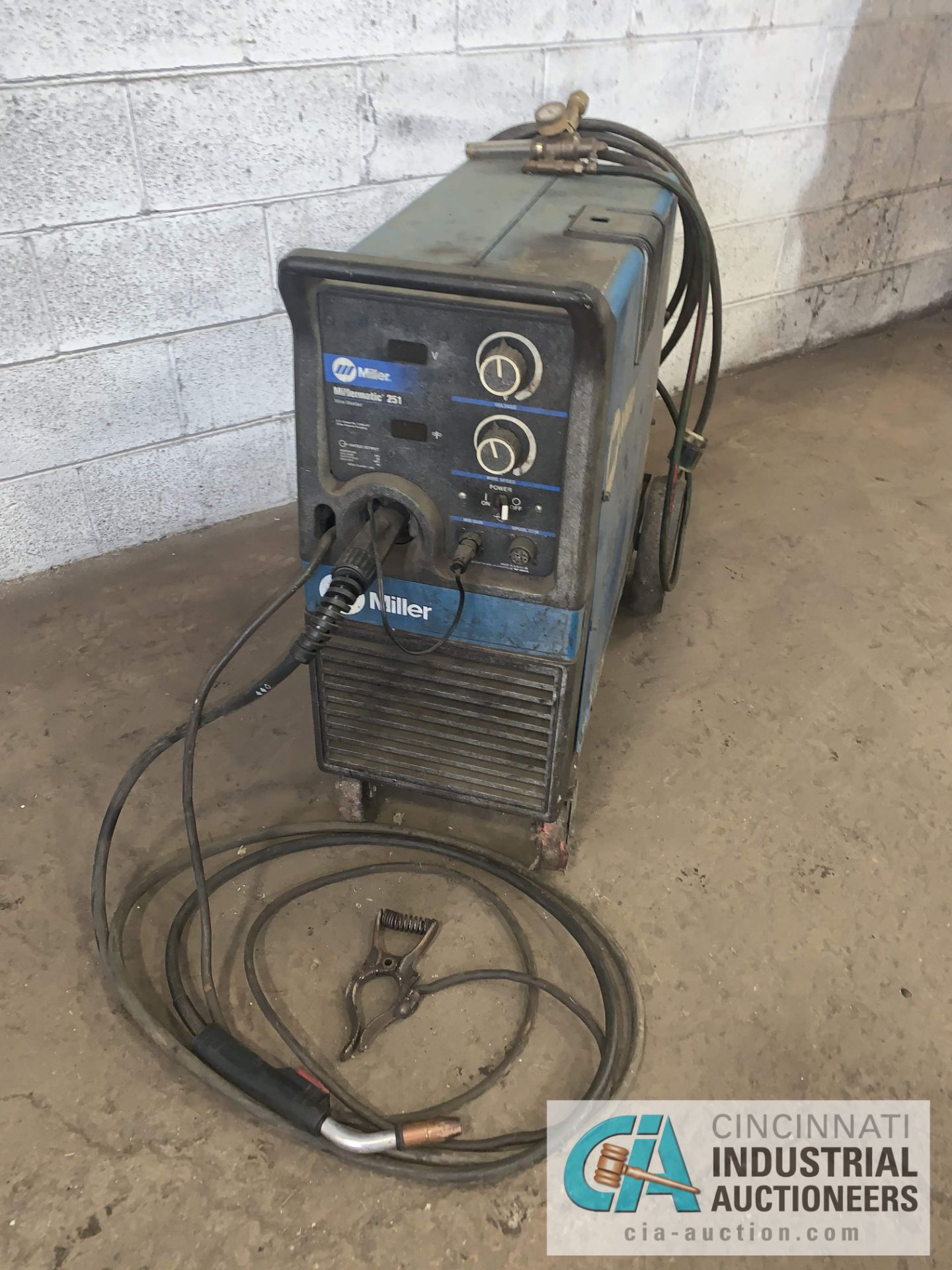 MILLER MILLERMATIC 251 WELDER - $20.00 Rigging Fee Due to Onsite Rigger - Located in Toledo, Ohio - Image 3 of 3