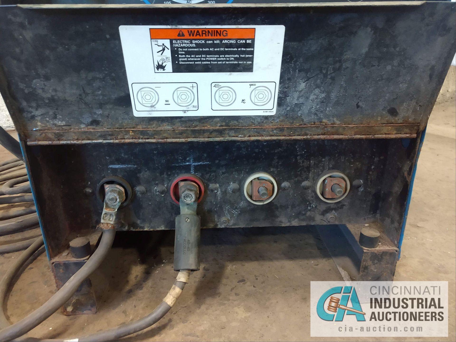 MILLER DIALARC 250 AC/DC WELDING POWER SOURCE - $20.00 Rigging Fee Due to Onsite Rigger - Located in - Image 2 of 3