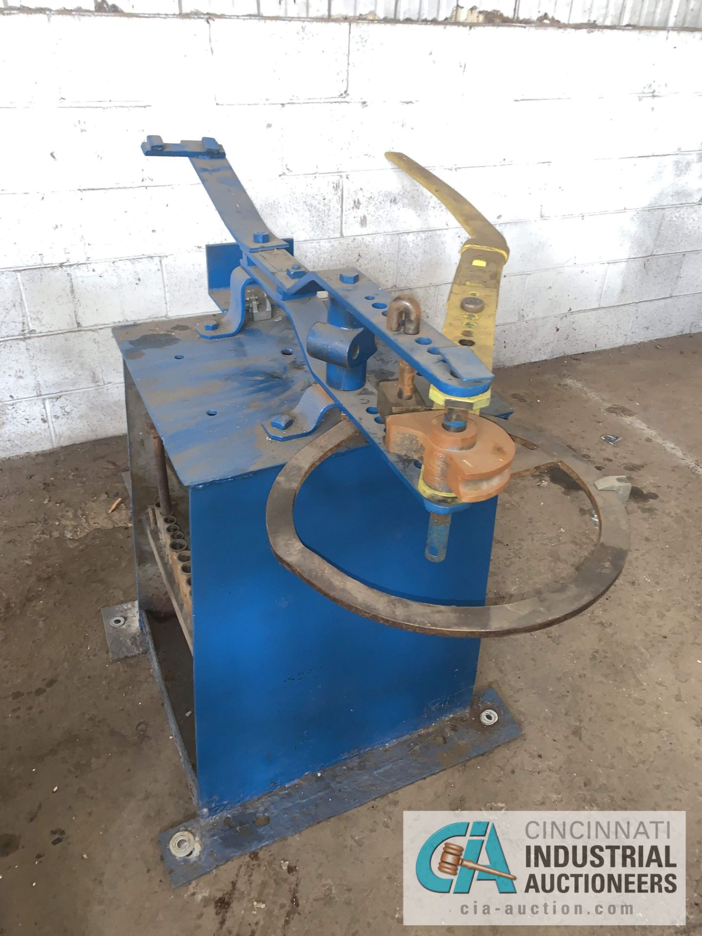 HOSLER MANUAL PIPE BENDER W/ DIES - $50.00 Rigging Fee Due to Onsite Rigger - Located in Toledo,