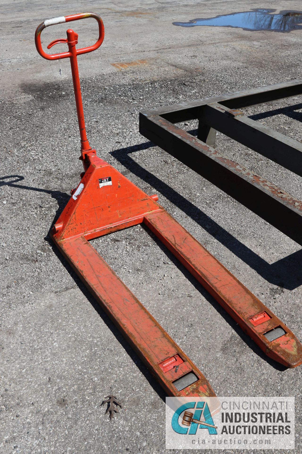 5,000 LB. MODEL PT-2748J PALLET JACK - $10.00 Rigging Fee Due to Onsite Rigger - Located in Holland,