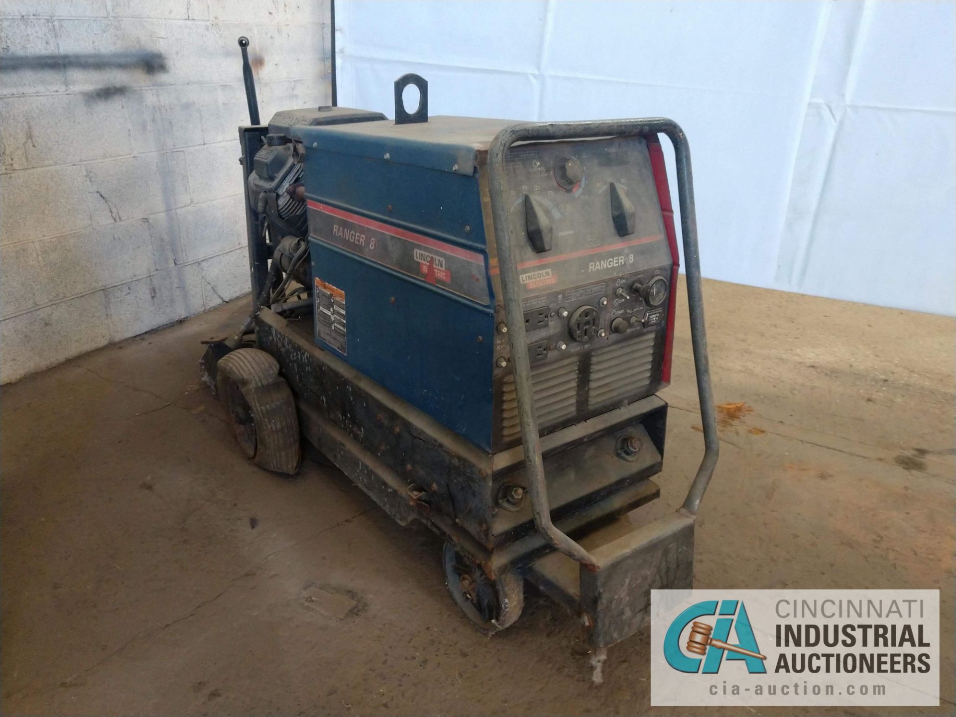 LINCOLN MODEL RANGER 8 WELDER GENERATOR - $20.00 Rigging Fee Due to Onsite Rigger - Located in - Image 2 of 4