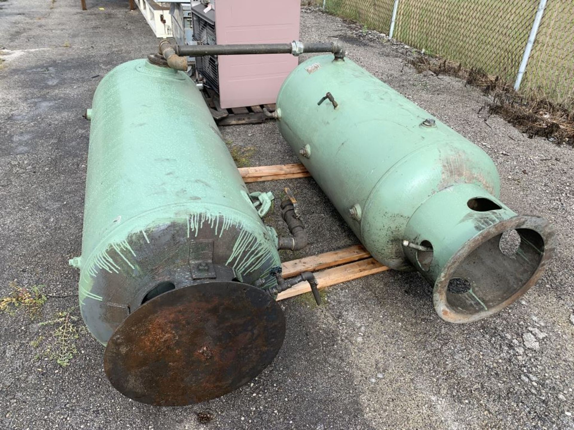 CHICAGO STEEL AIR TANK - $20.00 Rigging Fee Due to Onsite Rigger - Located in Holland, Ohio