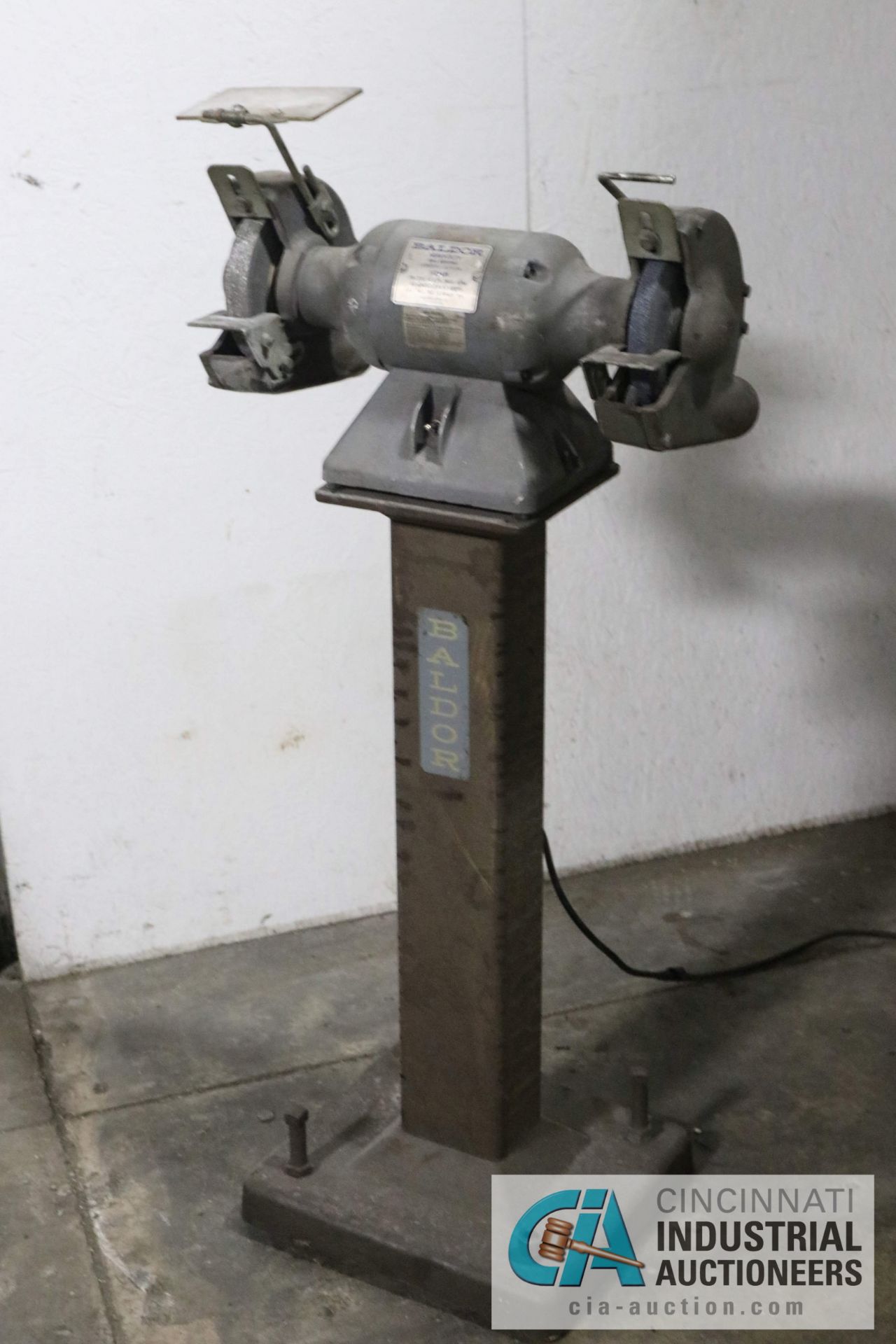 1/2 HP BALDOR HEAVY DUTY #712E BALL BEARING DUAL WHEEL BUFFER GRINDER - $20.00 Rigging Fee Due to