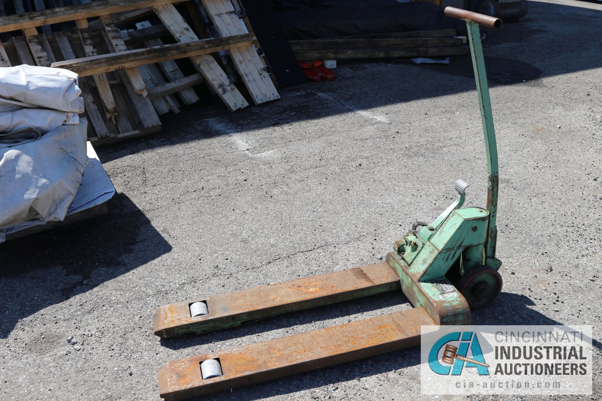 2,500 LB. TAYMOND MODEL TP25-42-21 PALLET JACK - $10.00 Rigging Fee Due to Onsite Rigger - Located