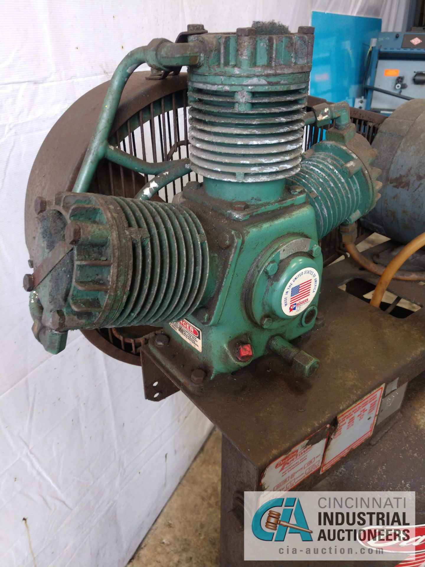 2 HP SPEEDAIRE MODEL 3Z219B AIR COMPRESSOR - $20.00 Rigging Fee Due to Onsite Rigger - Located in - Image 3 of 3