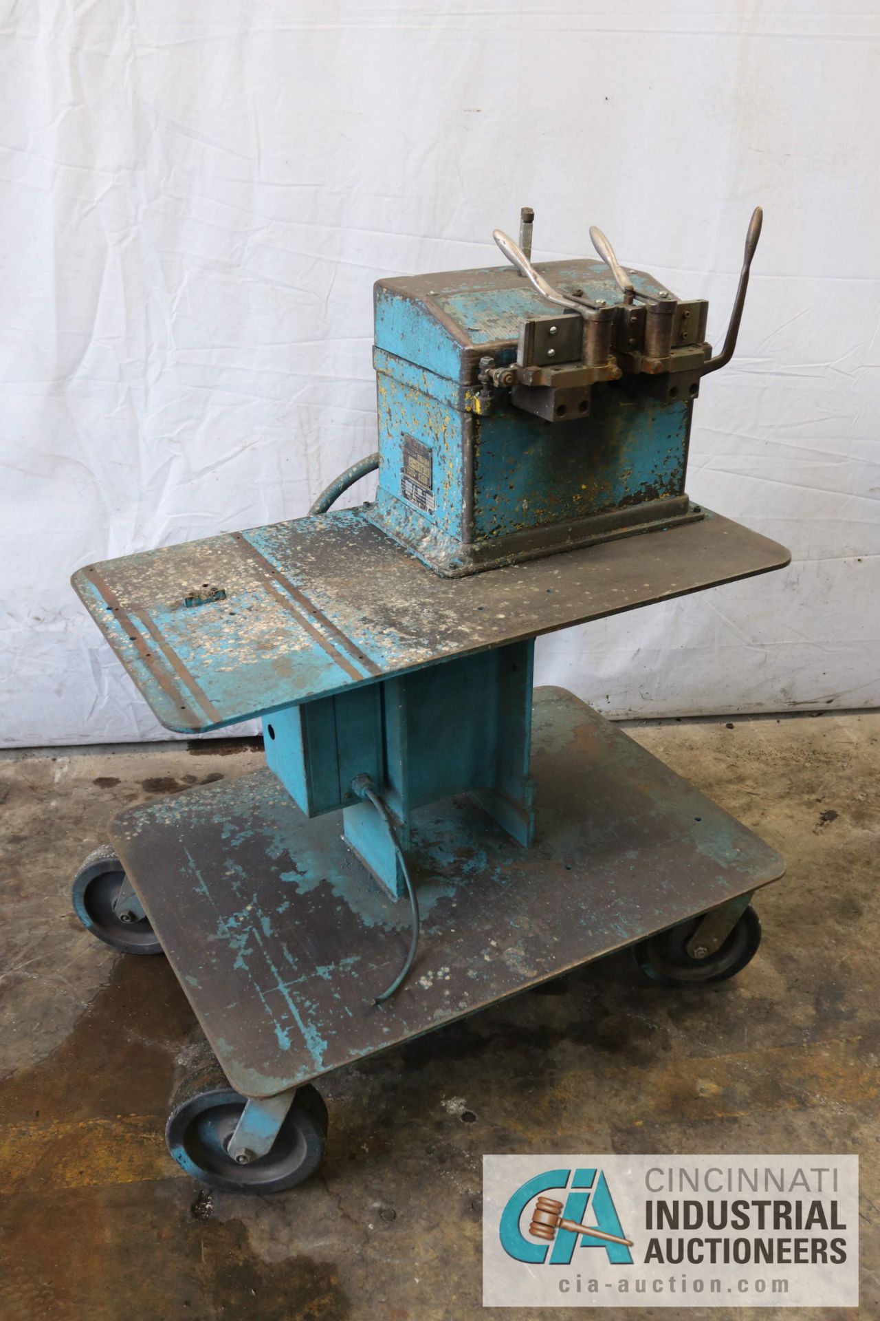 STRYCO MODEL MF3 BLADE WELDER ON CASTER - $20.00 Rigging Fee Due to Onsite Rigger - Located in