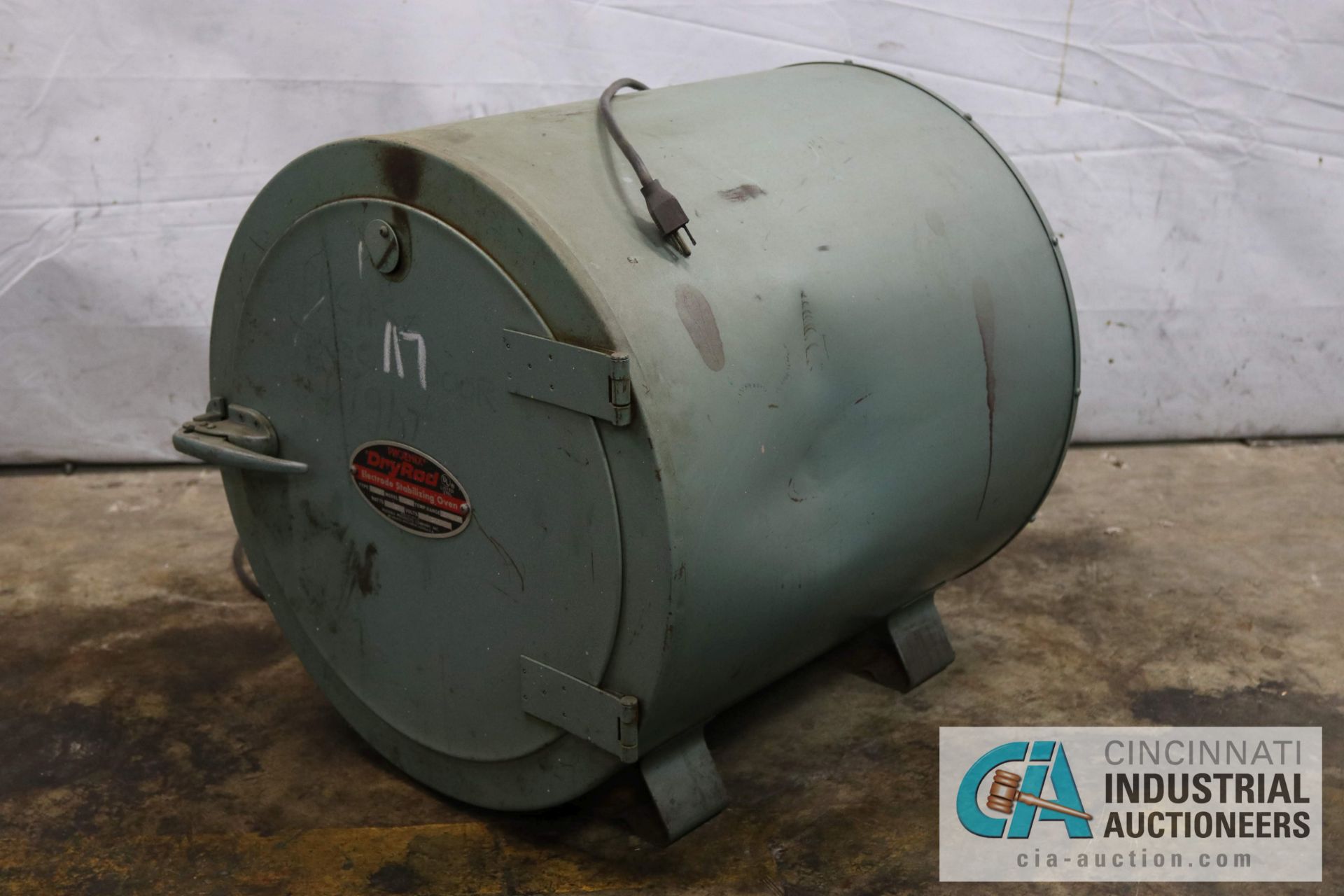 PHOENIX MODEL 16-C DRY ROD OVEN - $10.00 Rigging Fee Due to Onsite Rigger - Located in Holland,