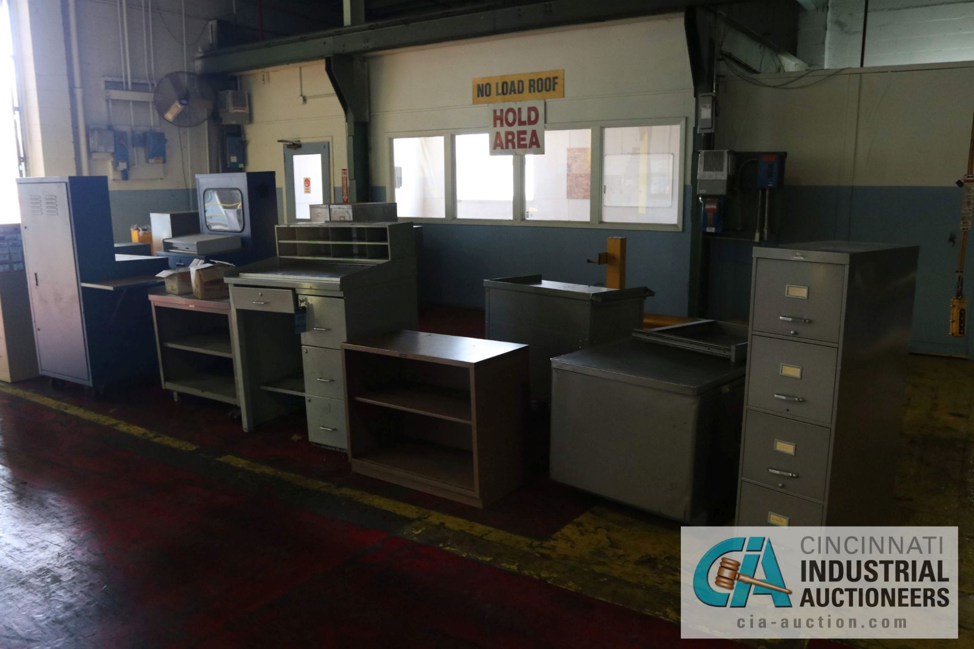 (LOT) OFFICE FURNITURE - $50.00 Rigging Fee Due to Onsite Rigger - Located in Bryan, Ohio