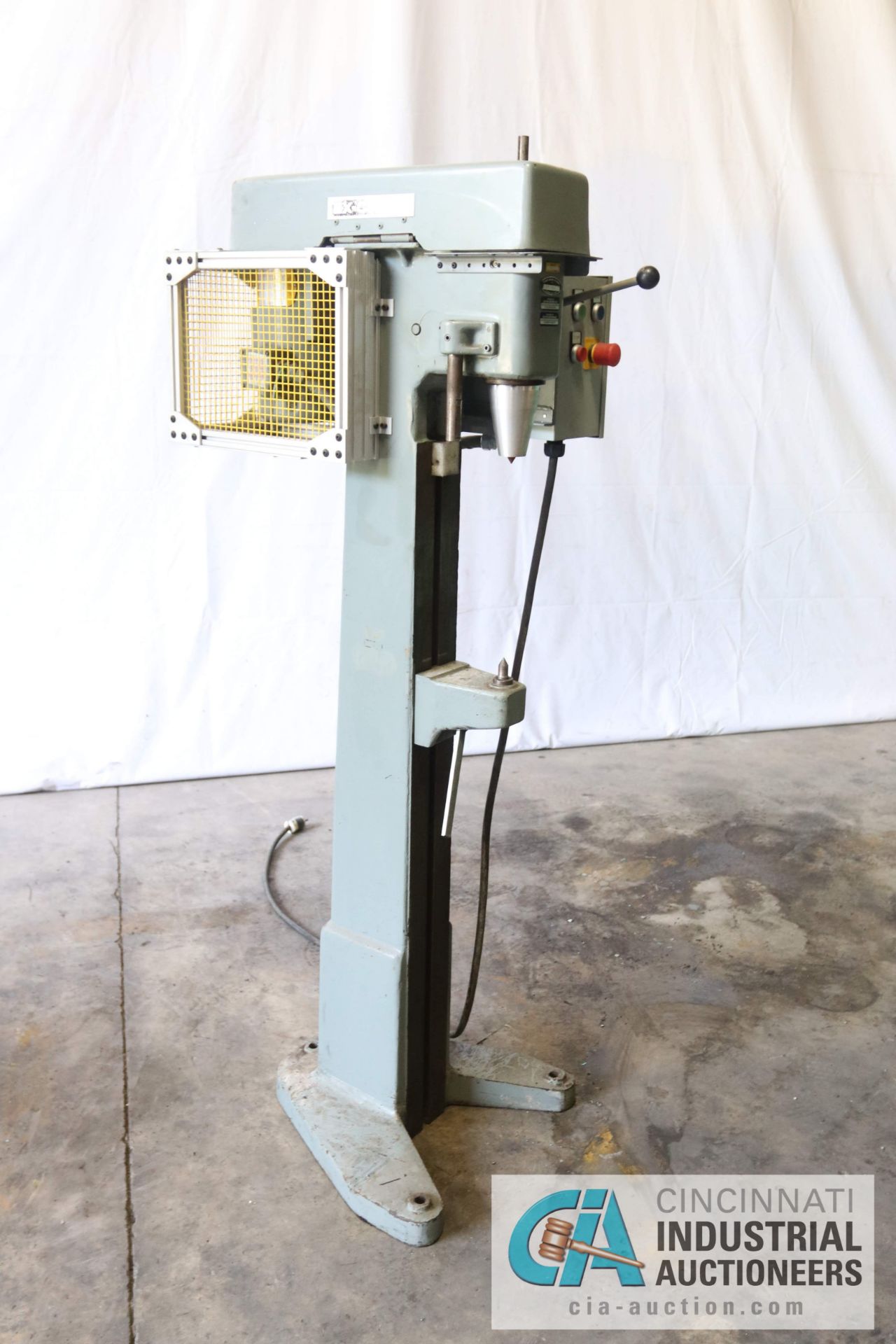 10" X 36" EXECLLO CENTER LAPPING / POLISHING MACHINE - $20.00 Rigging Fee Due to Onsite Rigger -
