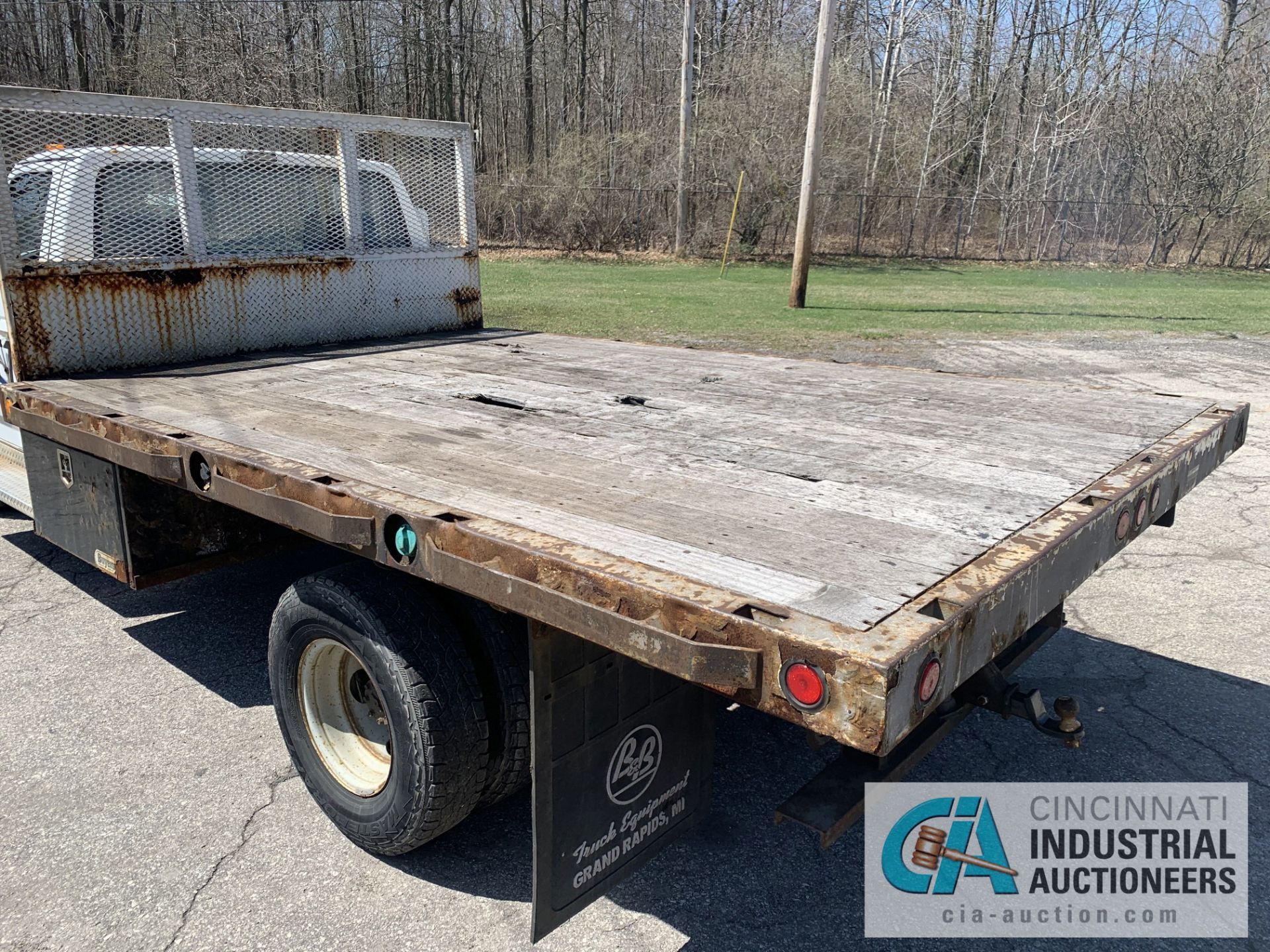 1993 FORD SUPER DUTY XLT FLAT BED TRUCK; 72,265 MILES, VIN #2FDLF47MXPCB36873 - Located in - Image 3 of 11