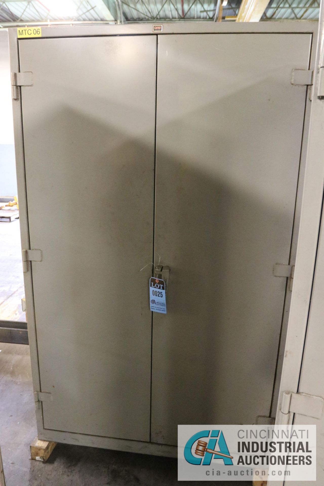 48" X 24" X 78" LYON CABINET W/ SHELVES - $10.00 Rigging Fee Due to Onsite Rigger - Located in