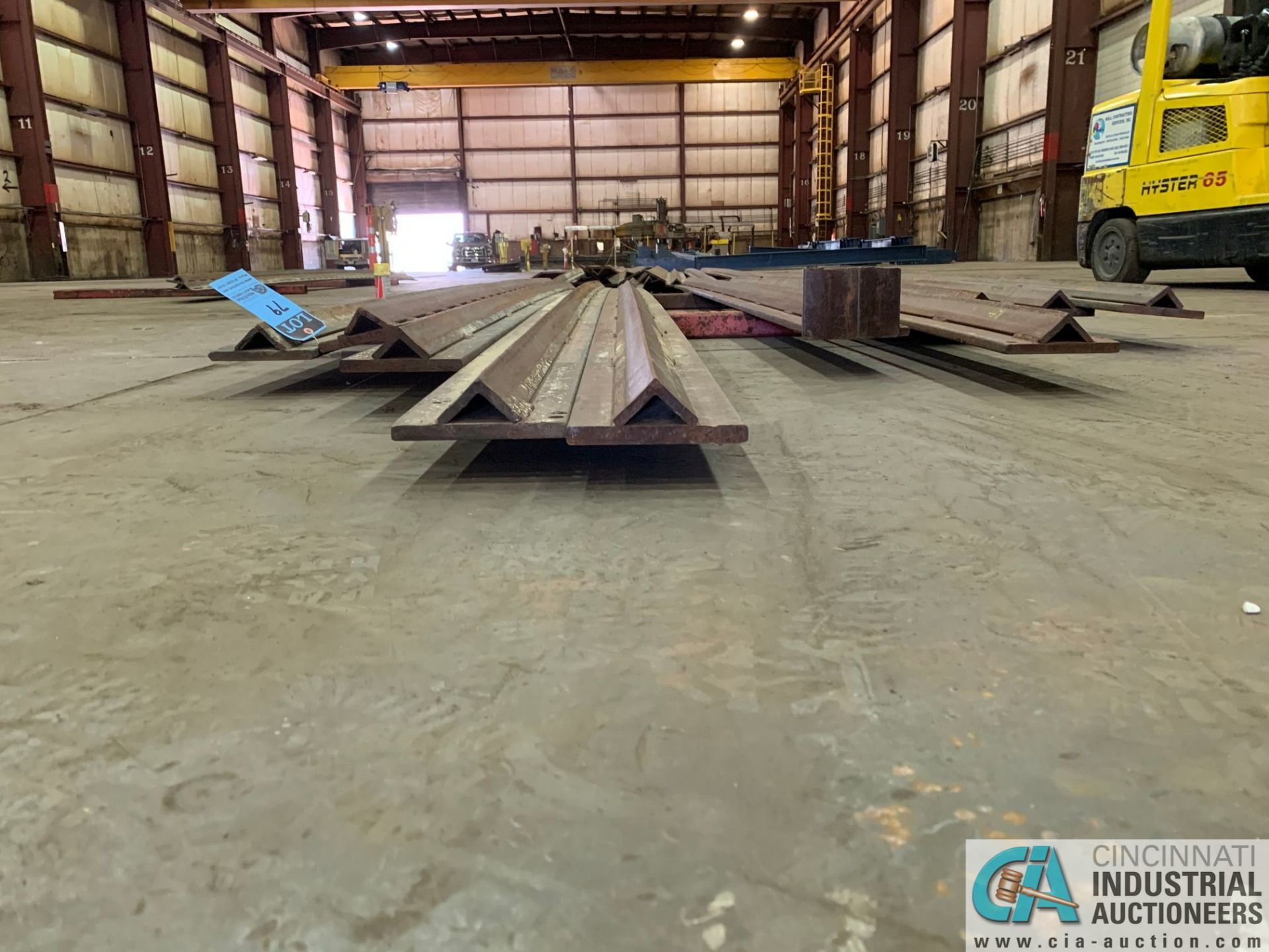 (LOT) ANGLE IRON GANTRY TRACK; APPROX. (14) 20' LONG & (9) 10' & UNDER - Image 3 of 7
