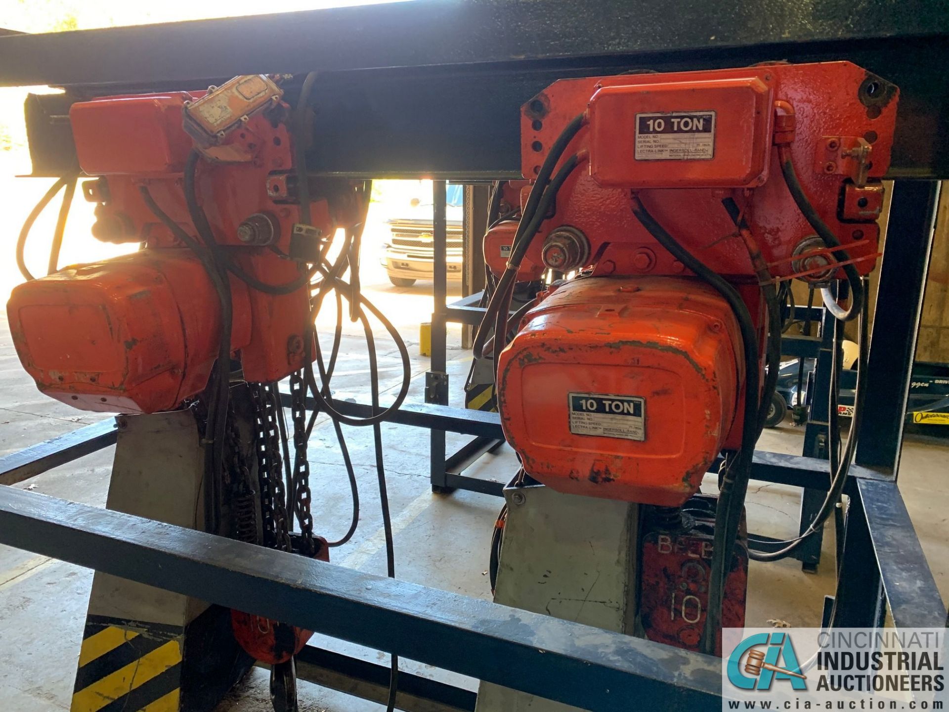 10 TON BEEBE / INGERSOLL RAND MODEL LE50 100M4 ELECTRIC CHAIN HOISTS W/ POWER TROLLIES & RACK - Image 5 of 10