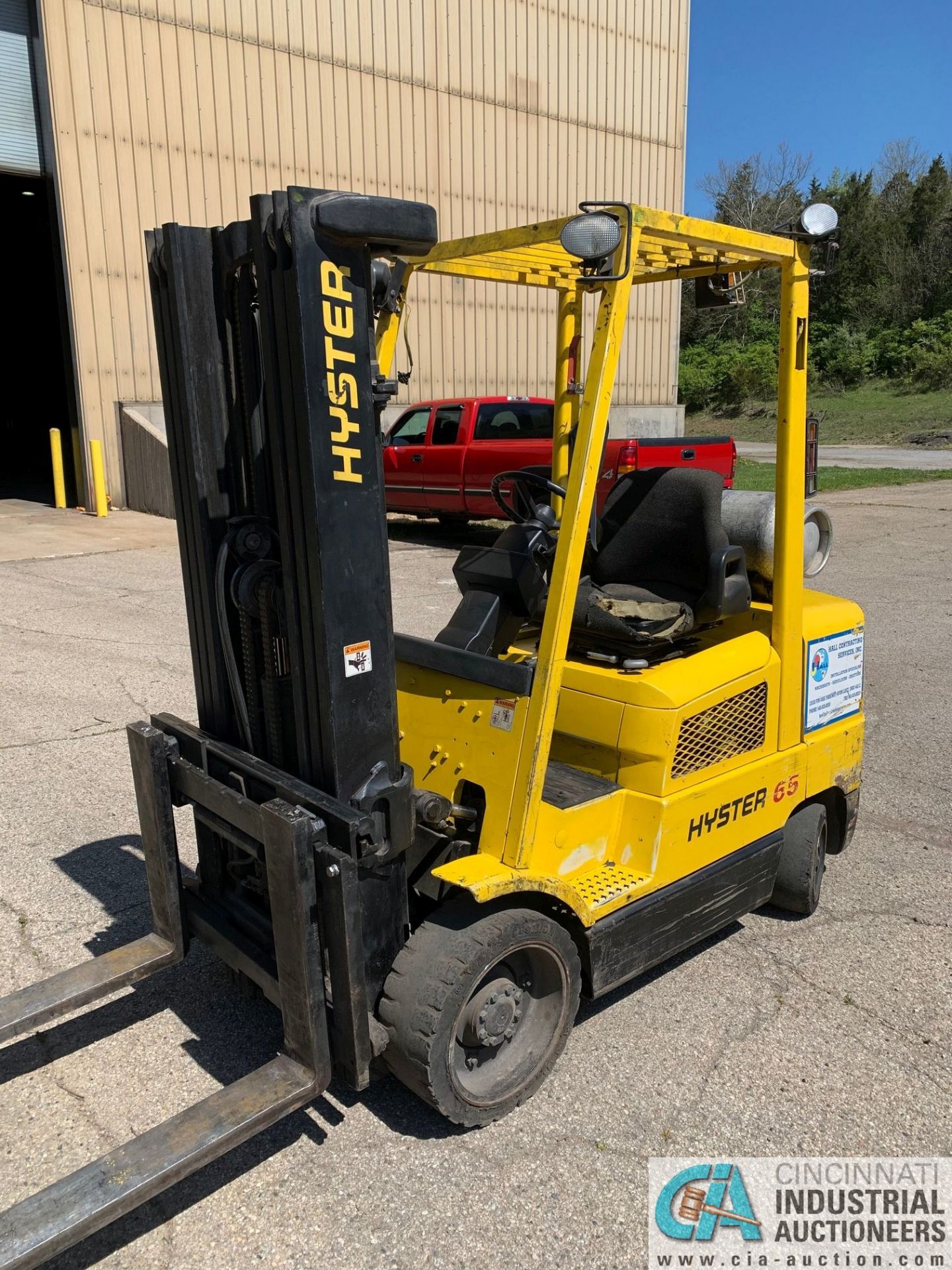 6,500 LB. HYSTER MODEL S65XM LP GAS SOLID TIRE LIFT TRUCK; S/N D187V32192B, 84" X 164" THREE-STAGE - Image 10 of 10