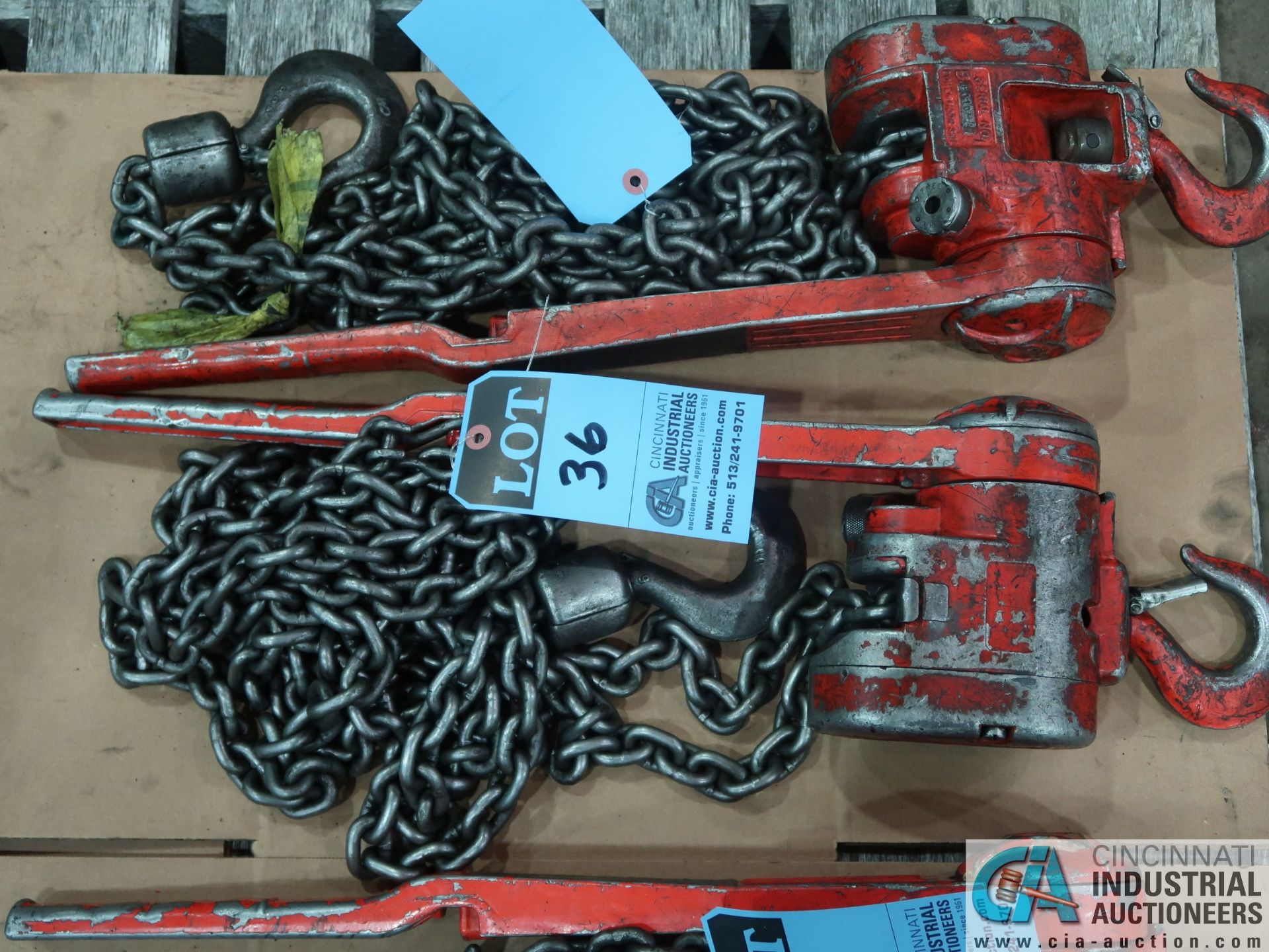 1-1/2 TON RATCHET PULLER HOIST