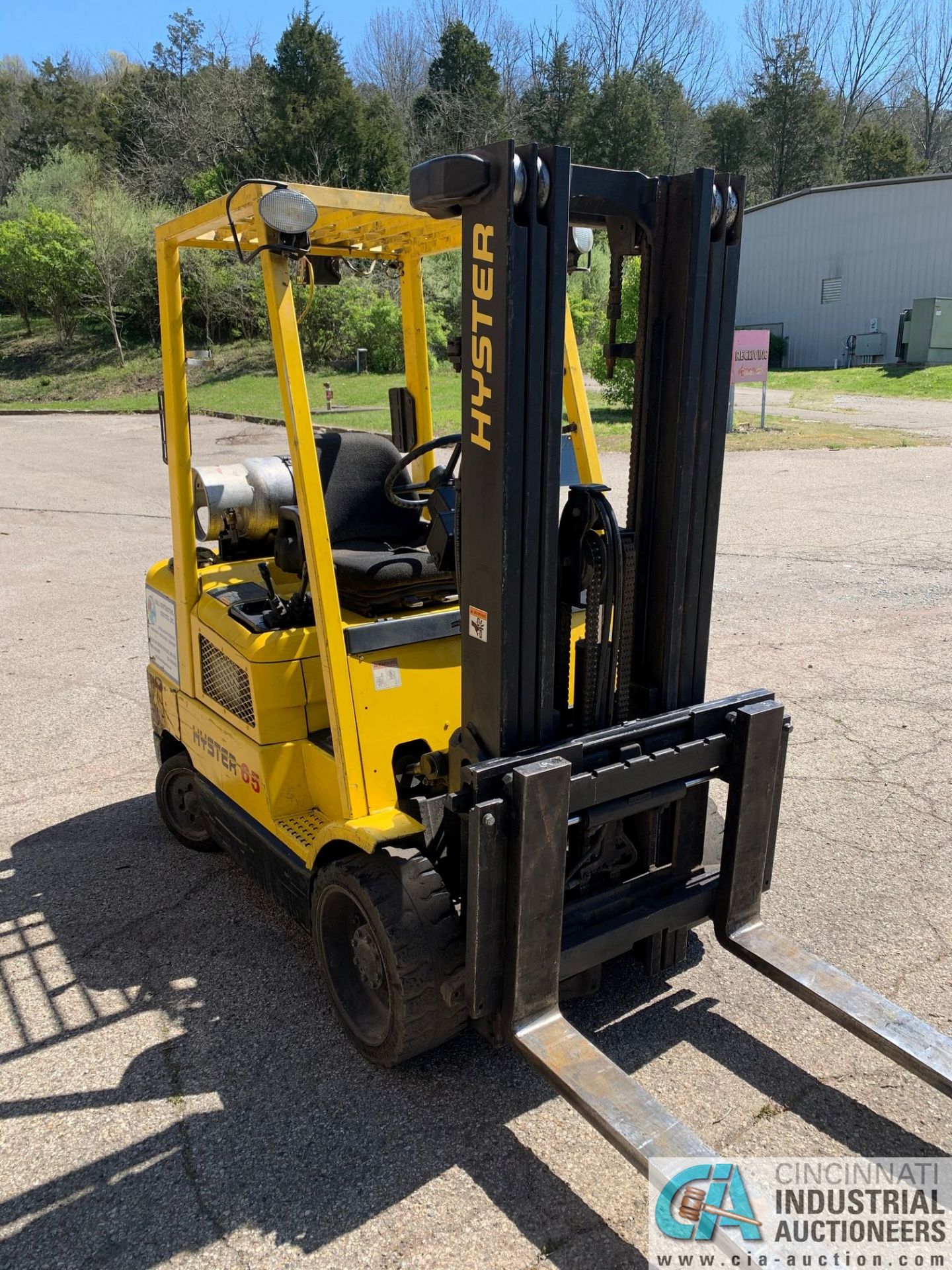 6,500 LB. HYSTER MODEL S65XM LP GAS SOLID TIRE LIFT TRUCK; S/N D187V32192B, 84" X 164" THREE-STAGE - Image 9 of 10